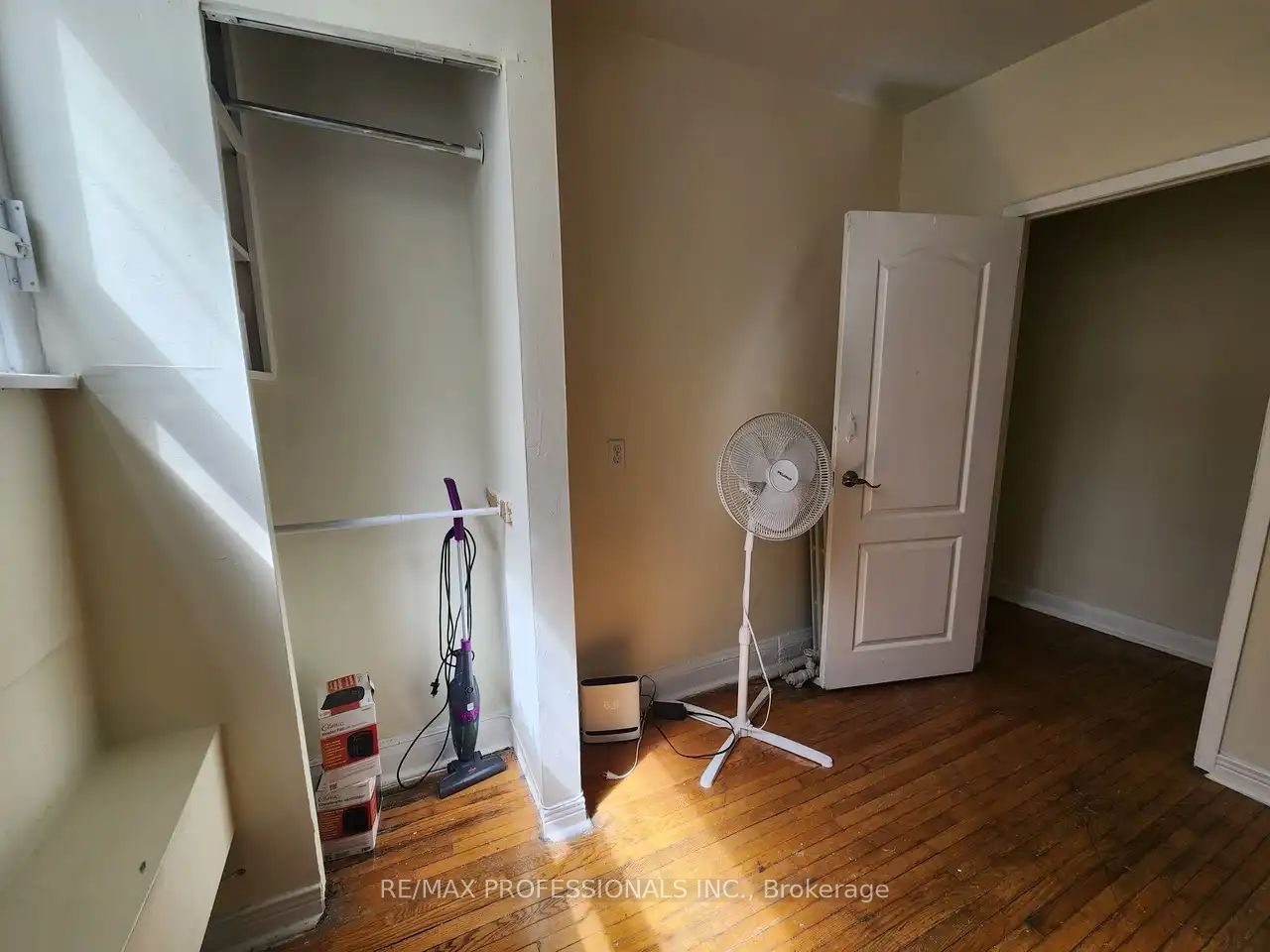 150 Robert Street Main Level Property Photo 11