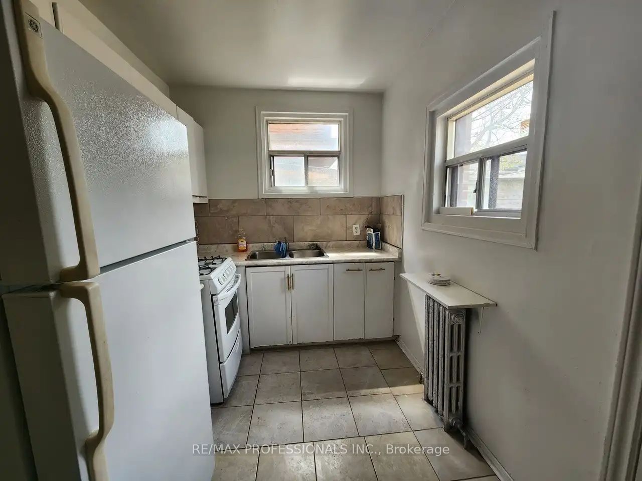 150 Robert Street Main Level Property Photo 12