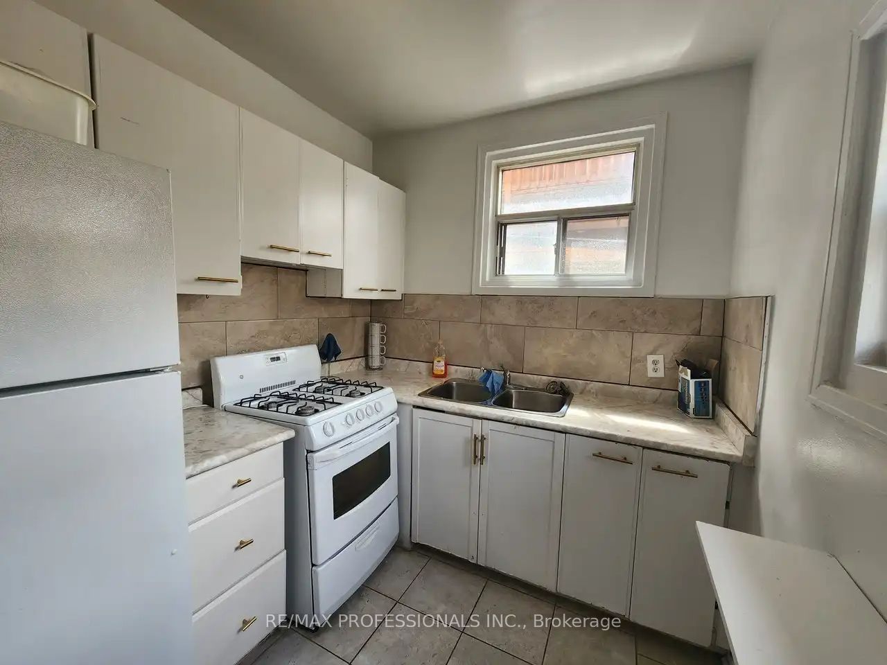 150 Robert Street Main Level Property Photo 13