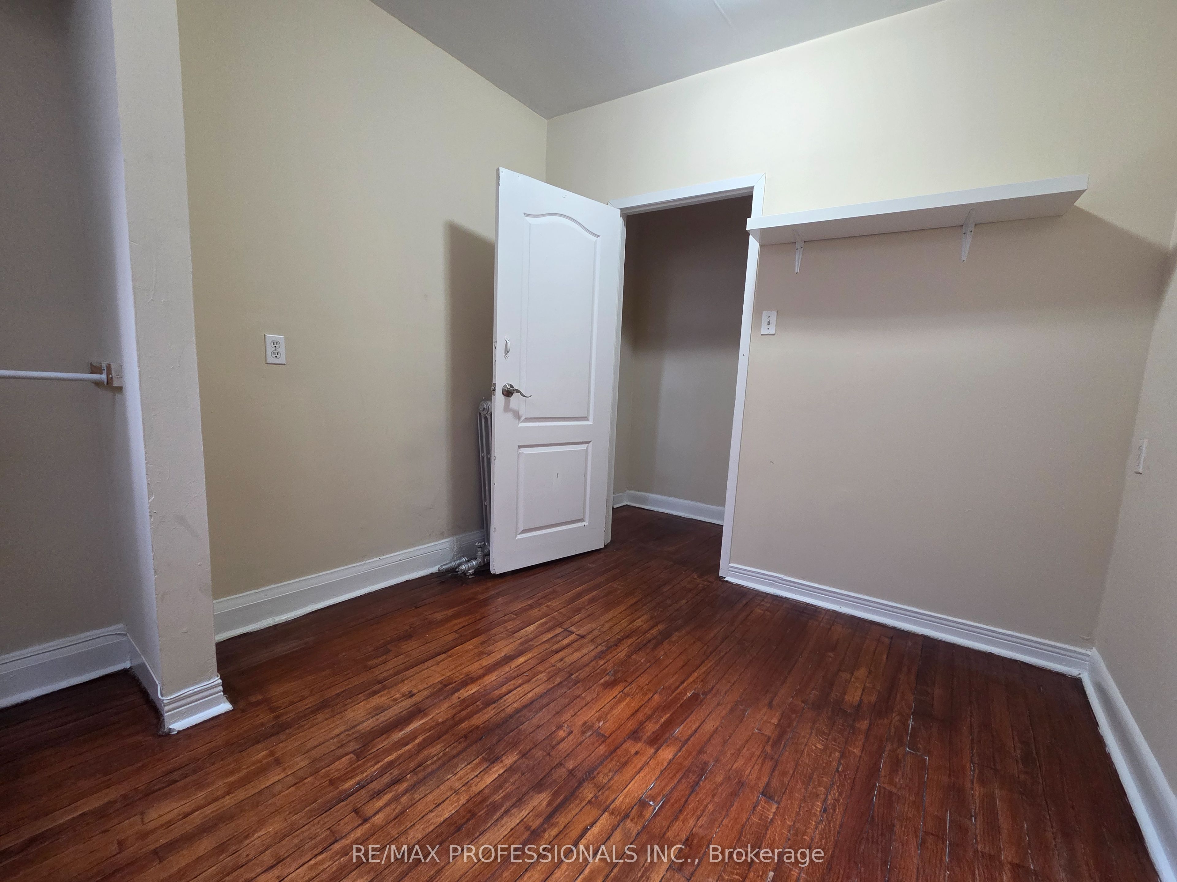 150 Robert Street Main Level Property Photo 16