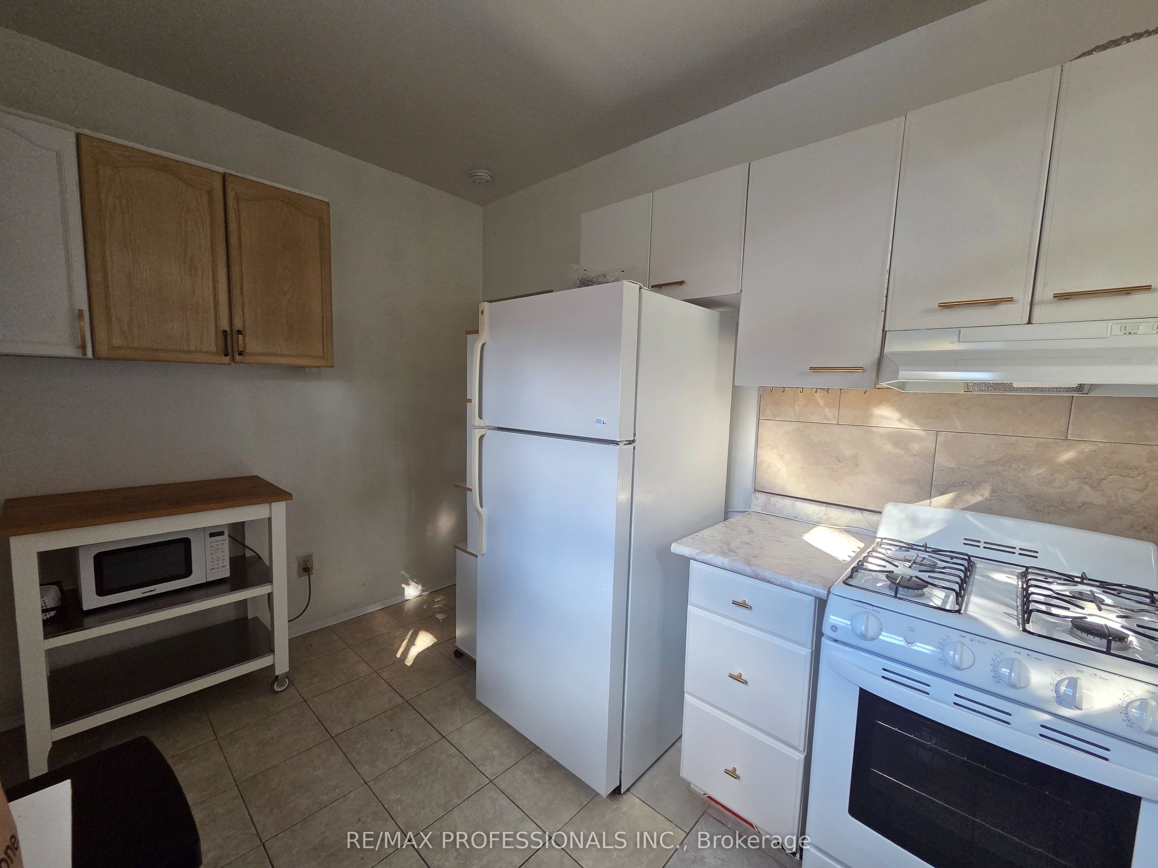 150 Robert Street Main Level Property Photo 18