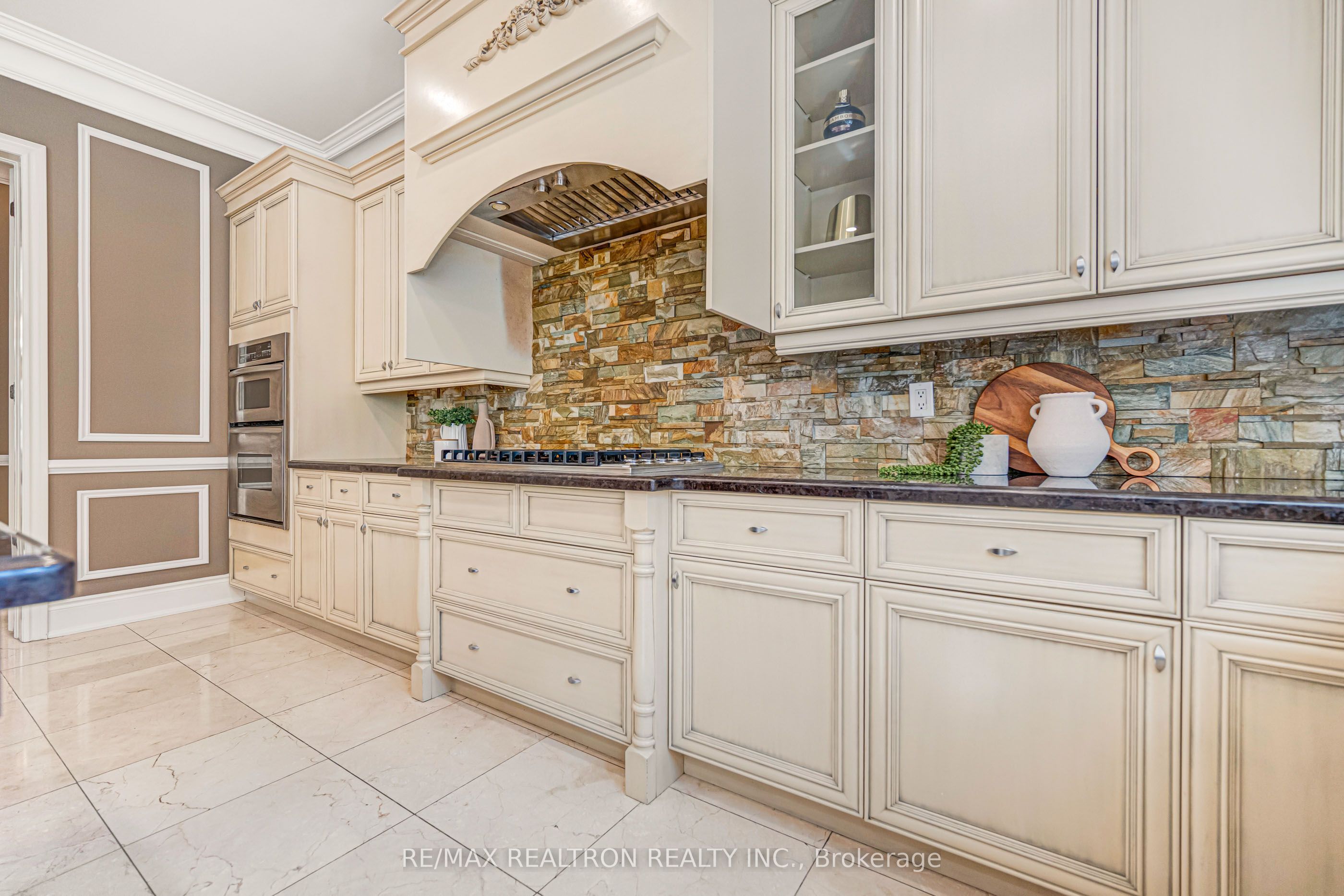 249 Holmes Avenue Property Photo 18
