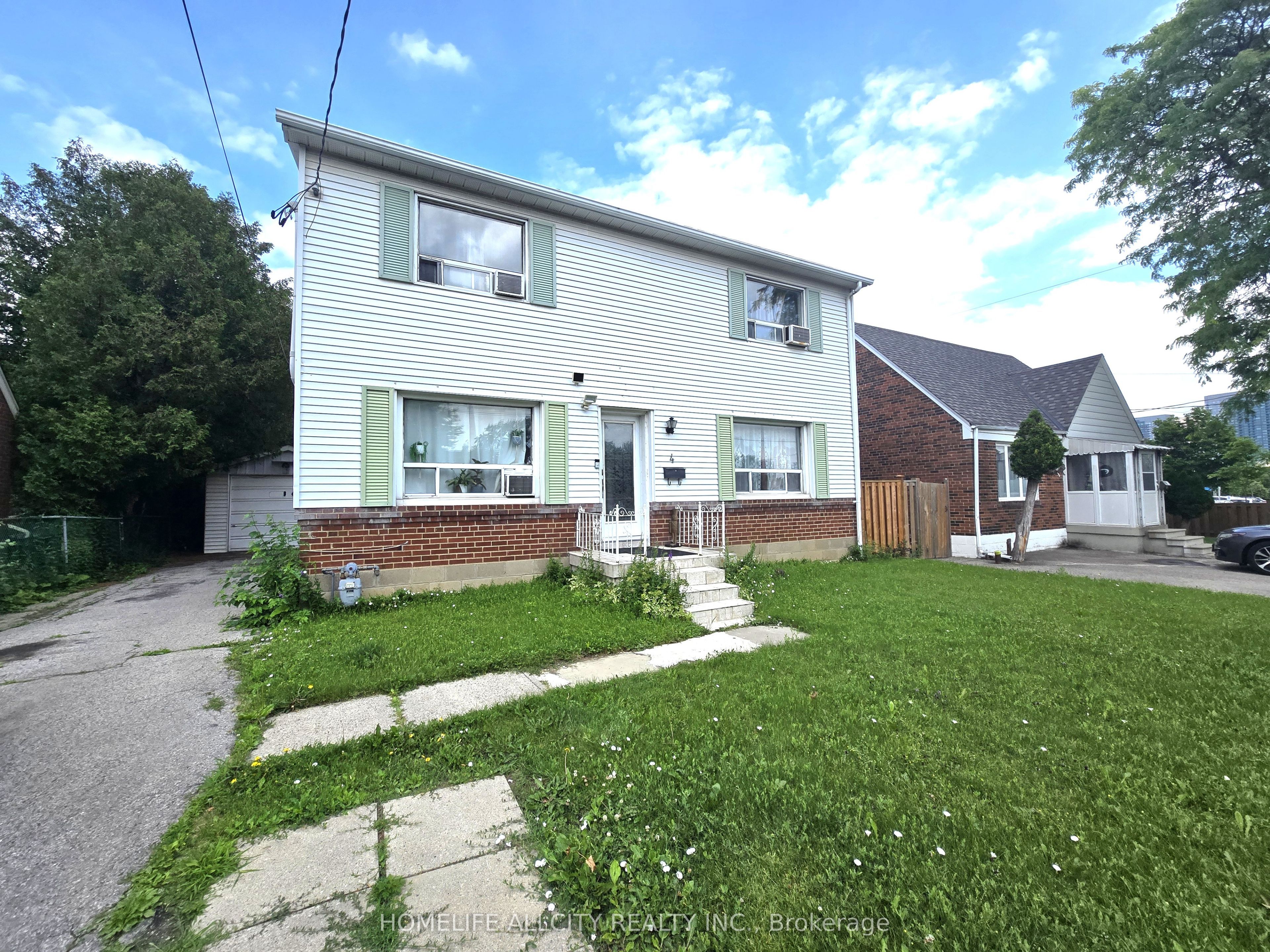 4 Bevdale Road N Property Photo 1