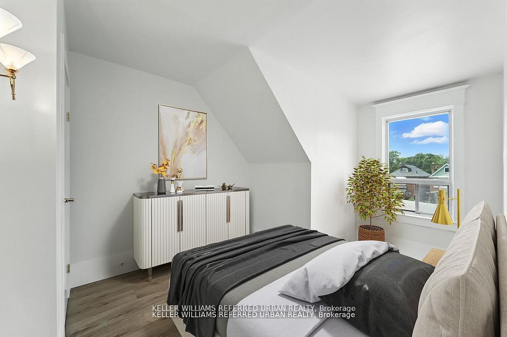 1182 Ossington Avenue Upper Property Photo 7