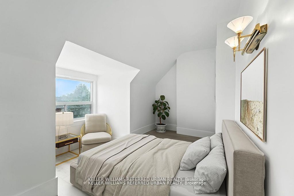 1182 Ossington Avenue Upper Property Photo 8