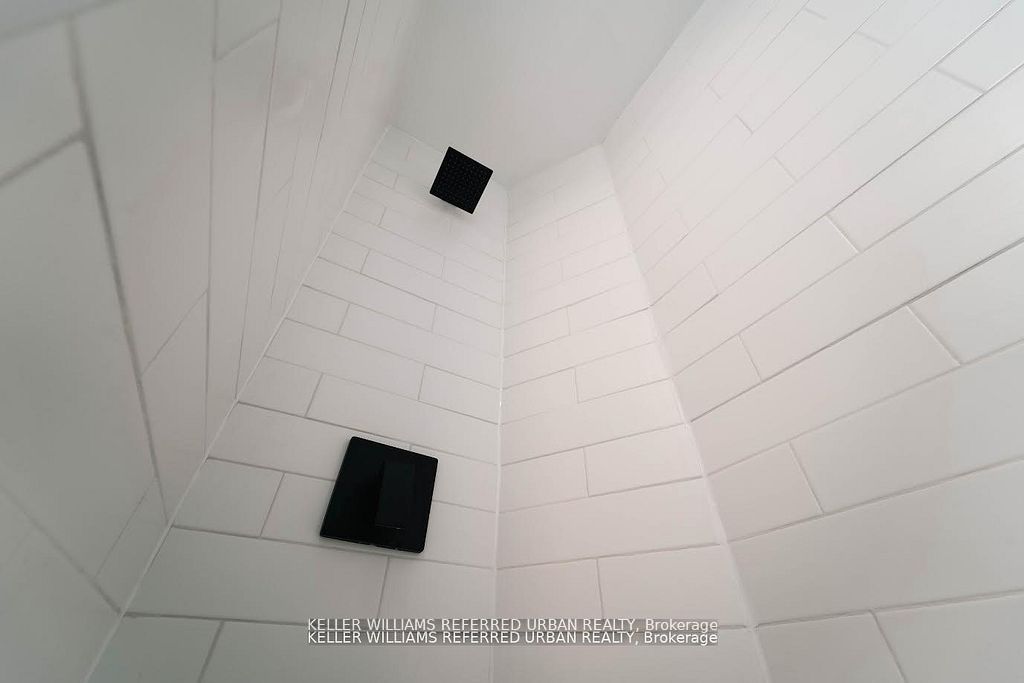 1182 Ossington Avenue Upper Property Photo 14