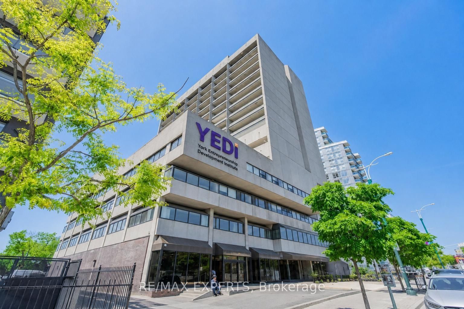 720 Spadina Avenue 315 Property Photo 4