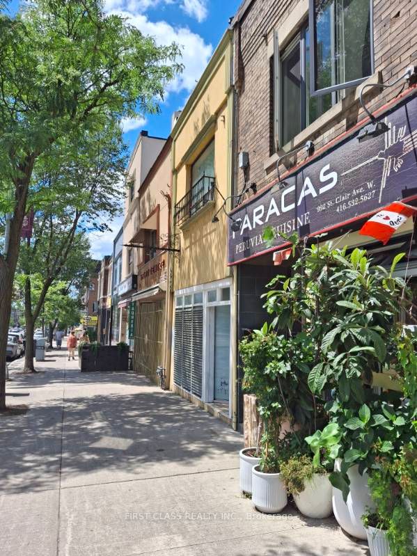 992 St Clair Avenue W Property Photo 3