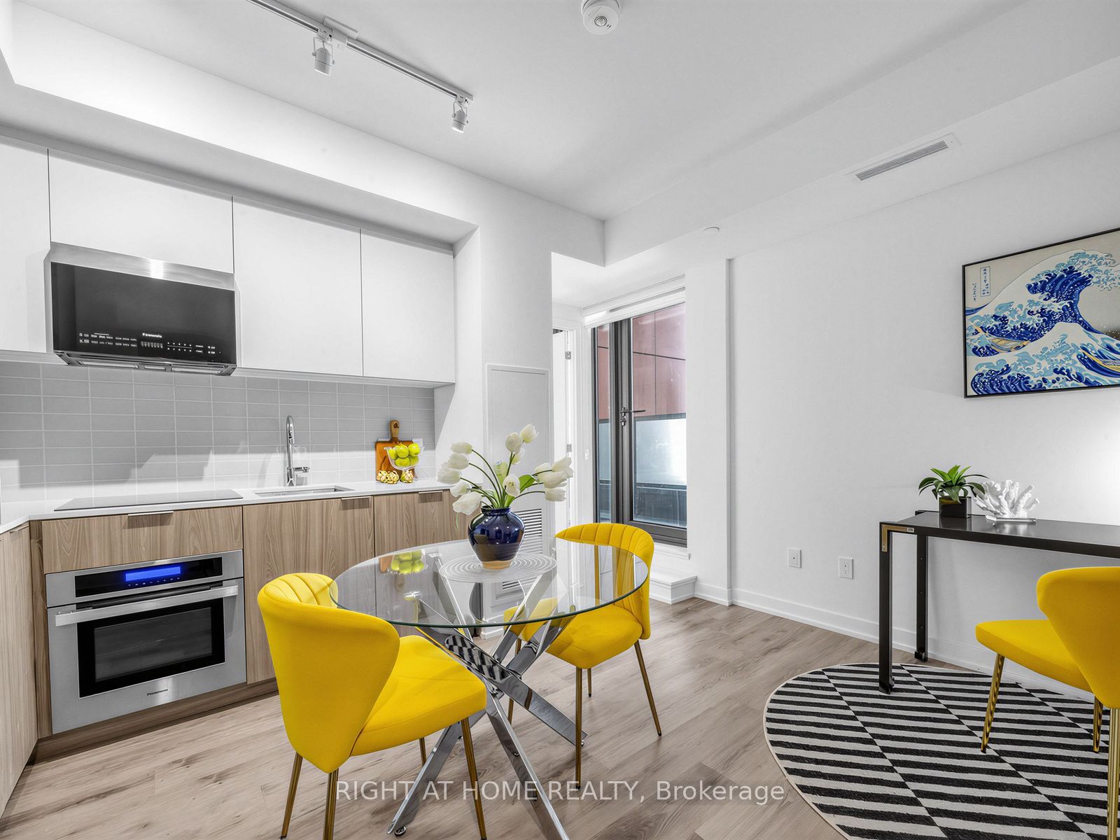 28 Eastern Avenue 723