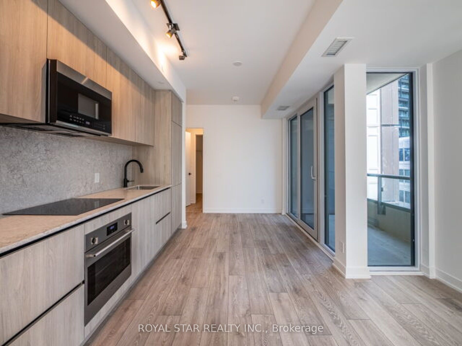 108 Peter Street 1007 Property Photo 10