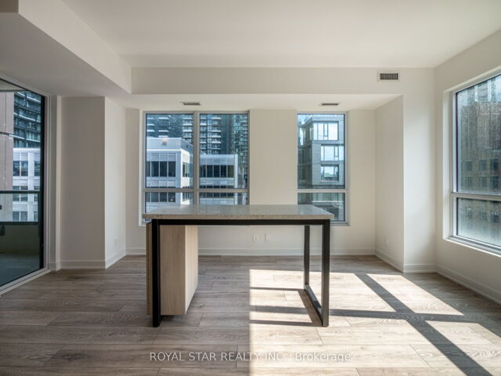 108 Peter Street 1007 Property Photo 12