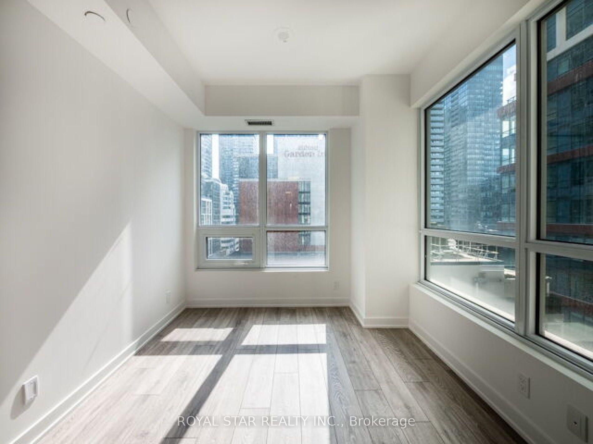 108 Peter Street 1007 Property Photo 24