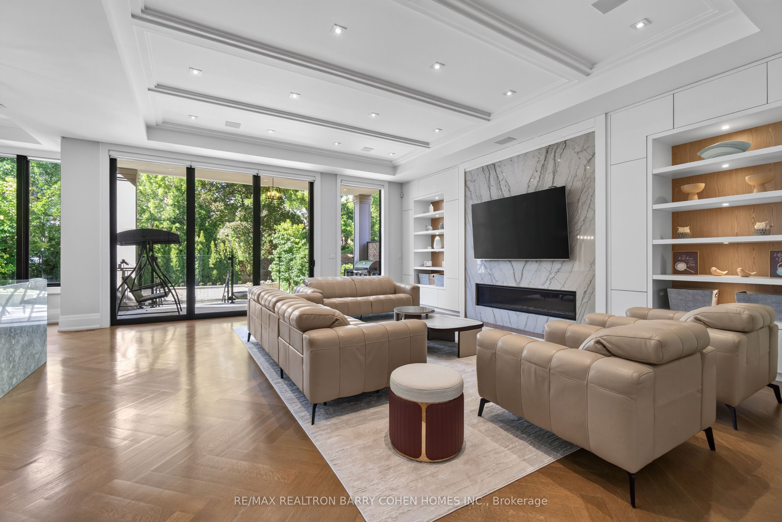 154 Yonge Boulevard Property Photo 11