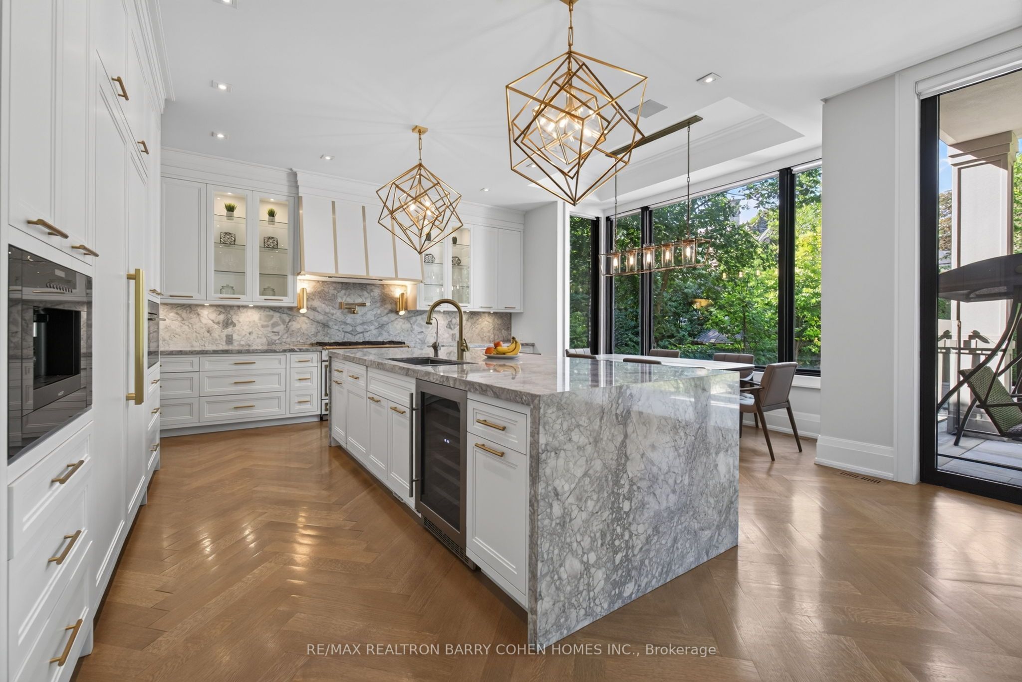 154 Yonge Boulevard Property Photo 14