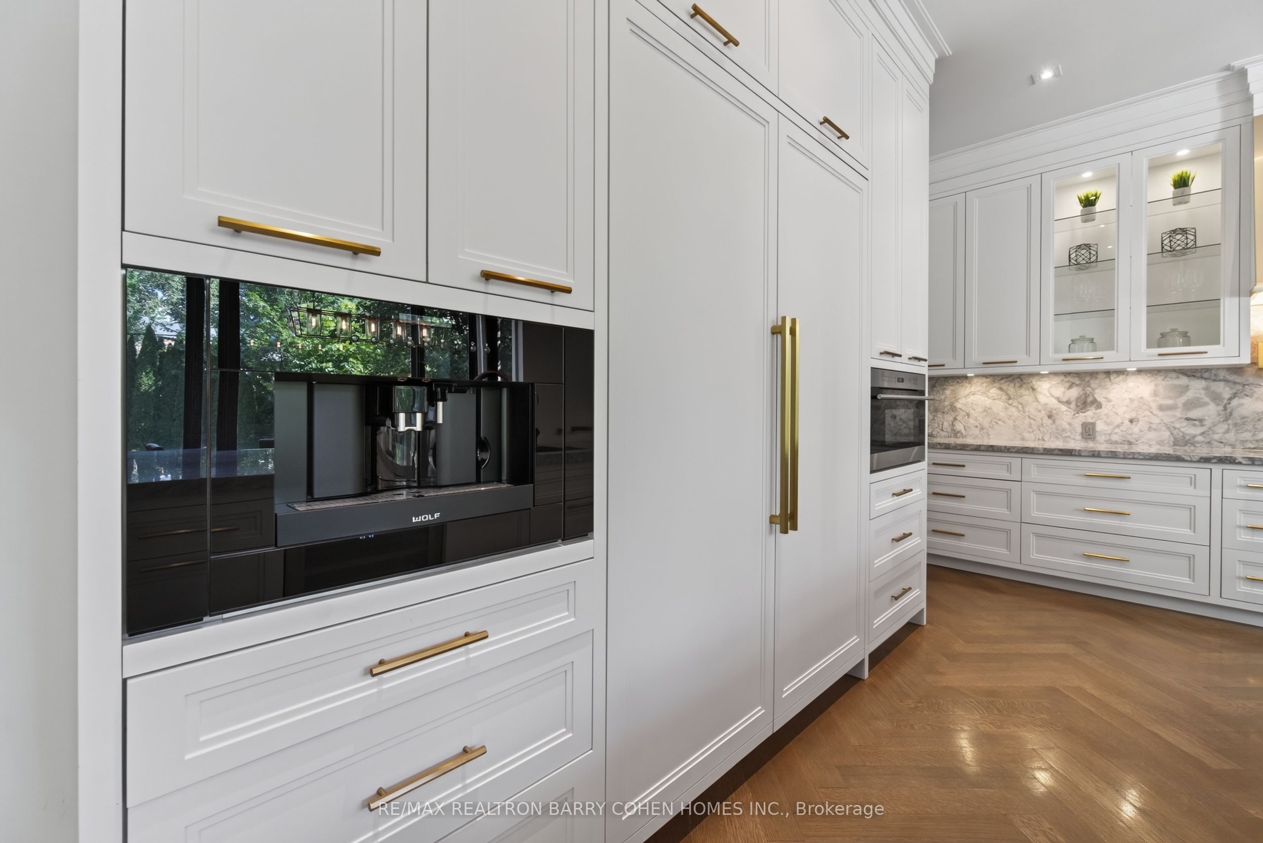 154 Yonge Boulevard Property Photo 16