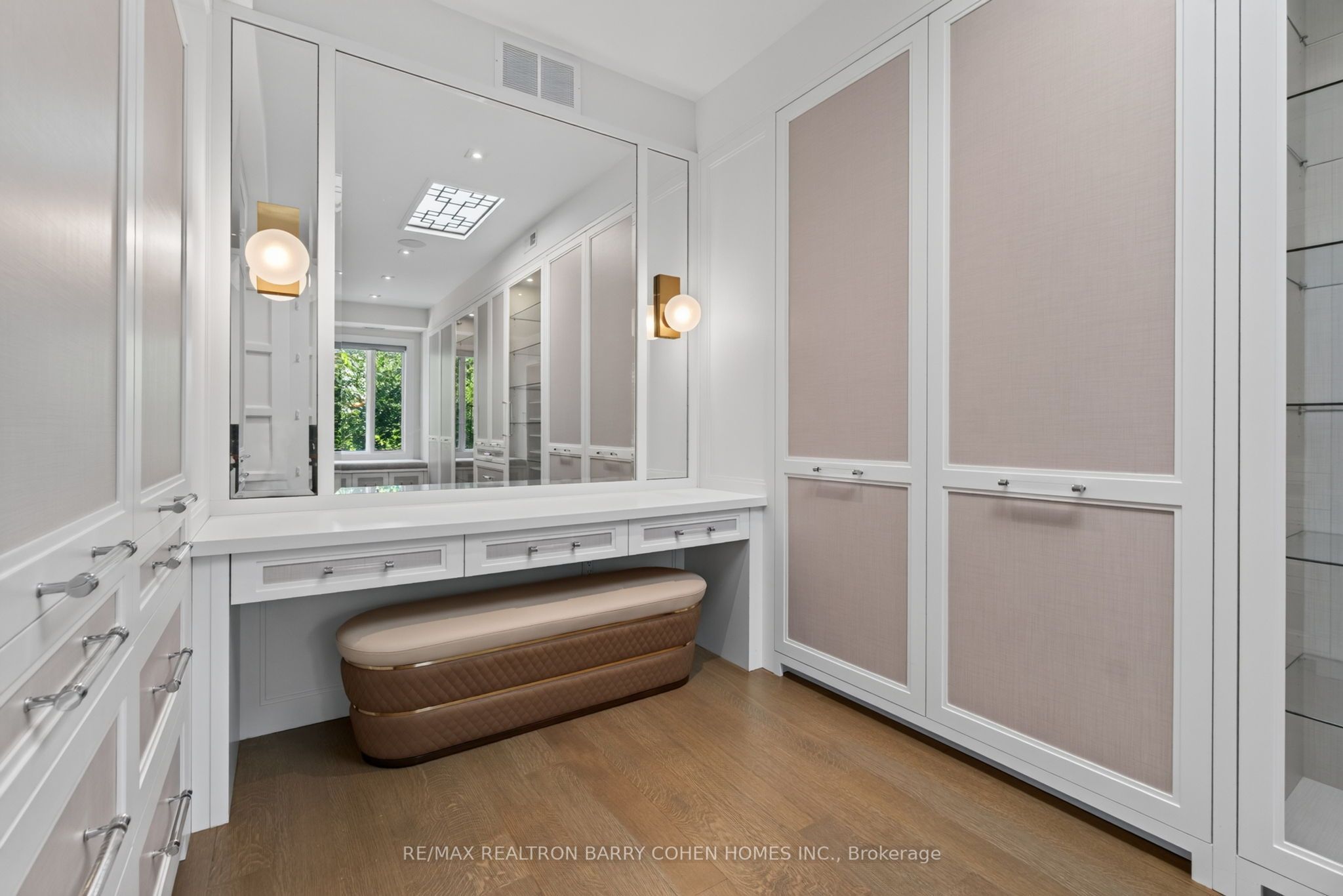 154 Yonge Boulevard Property Photo 25