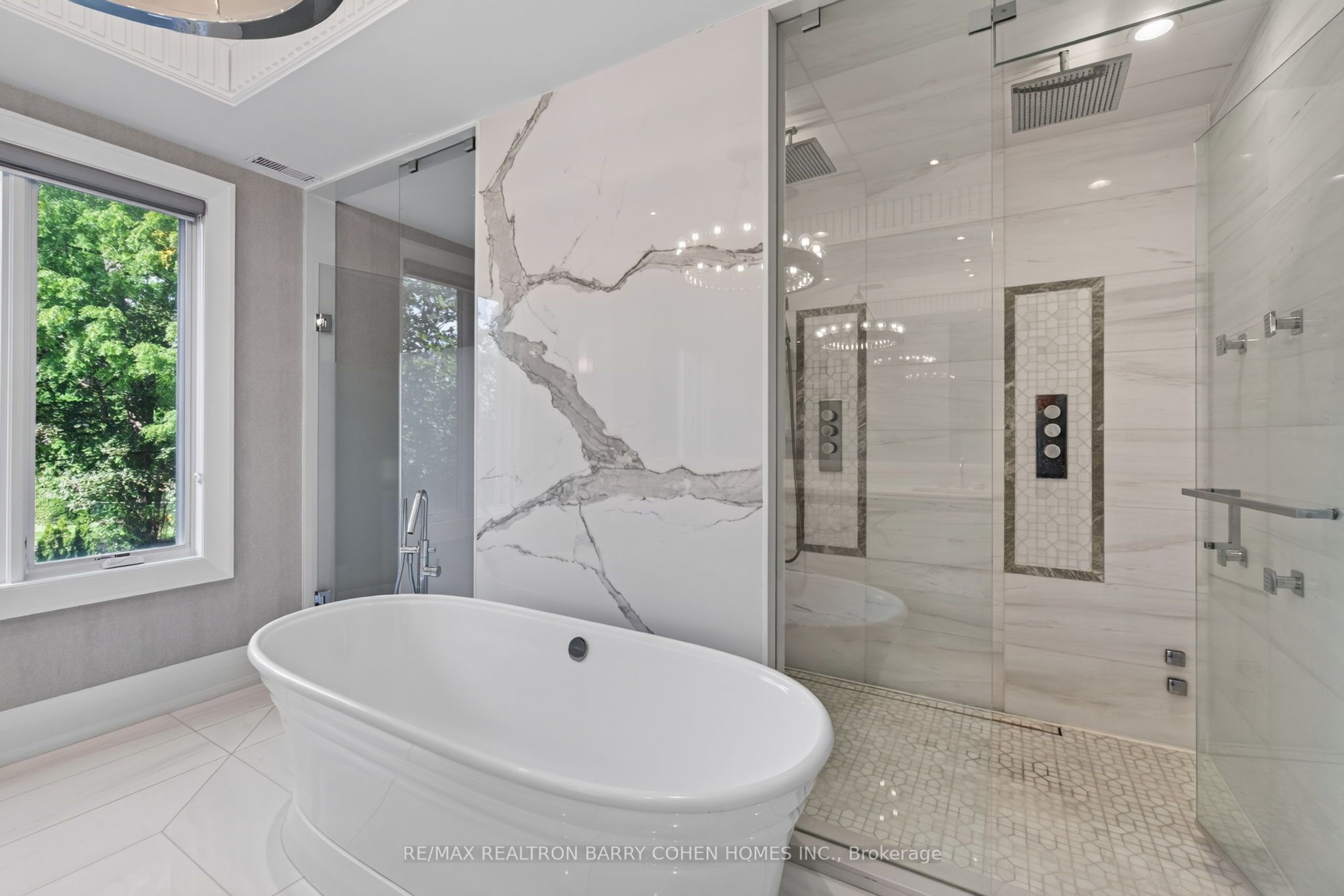 154 Yonge Boulevard Property Photo 28