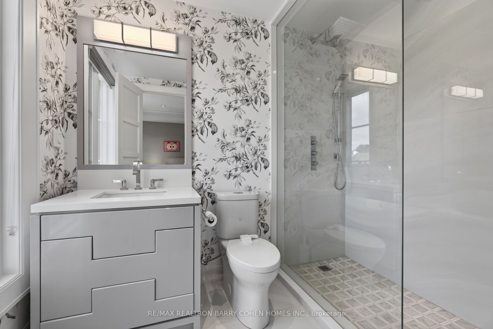 154 Yonge Boulevard Property Photo 34