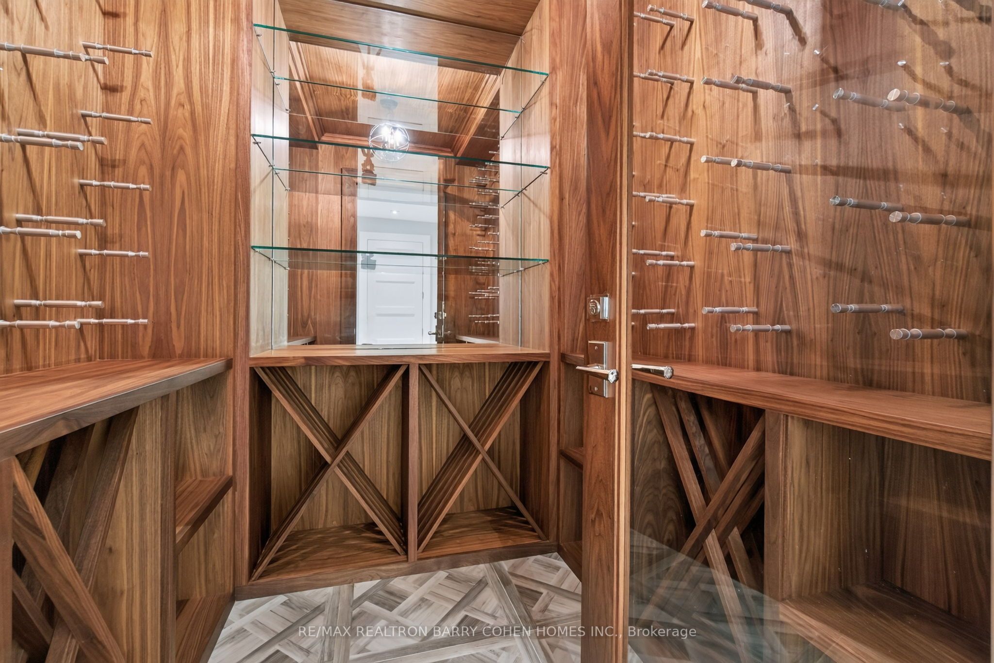154 Yonge Boulevard Property Photo 37