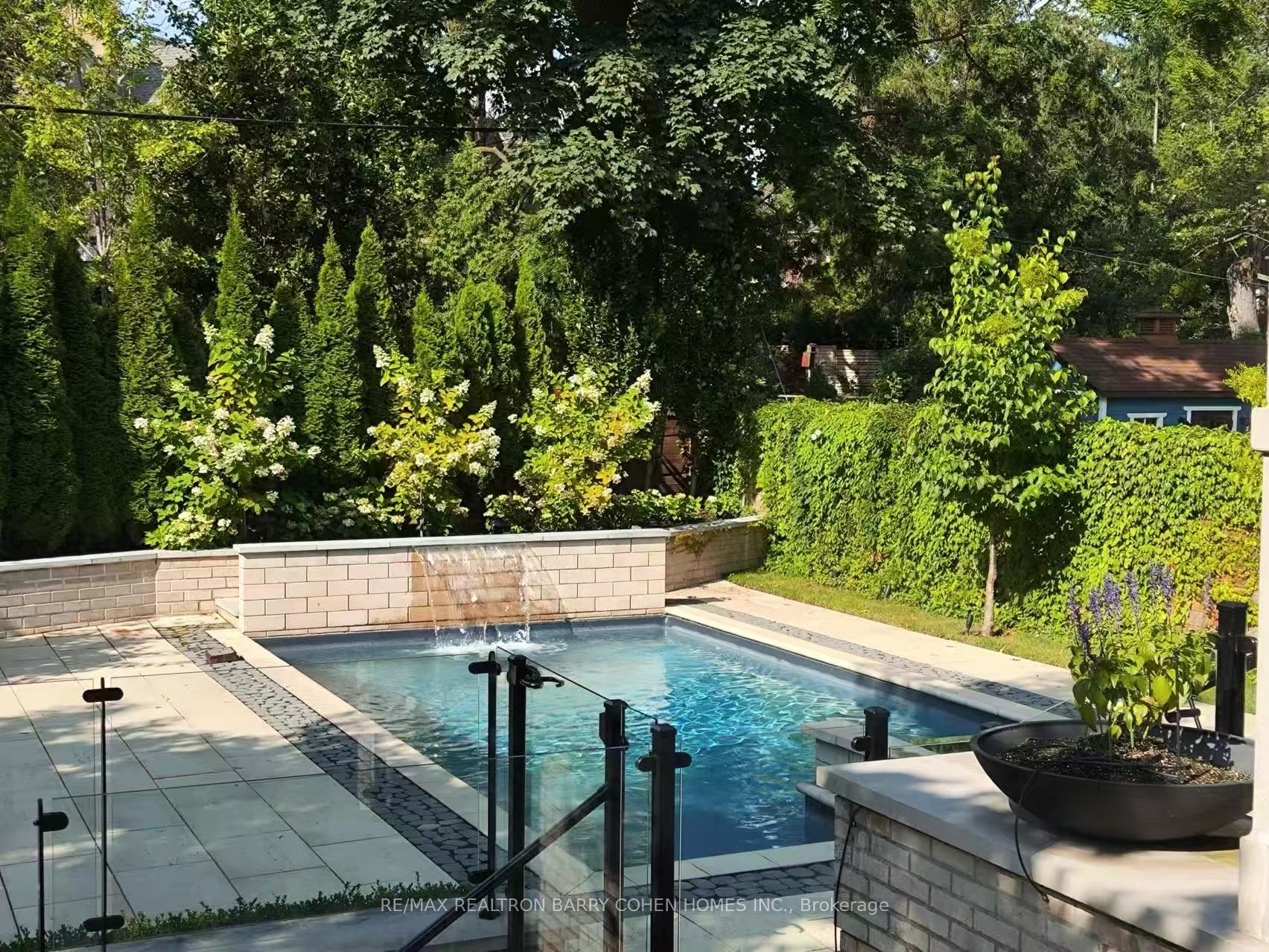 154 Yonge Boulevard Property Photo 47