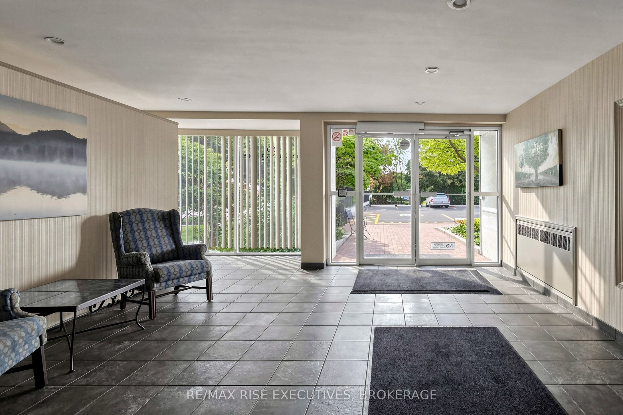 160 The Donway W 304 Property Photo 8