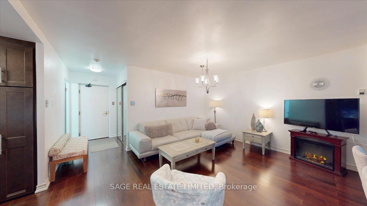 88 Charles Street E 208 Property Photo 9