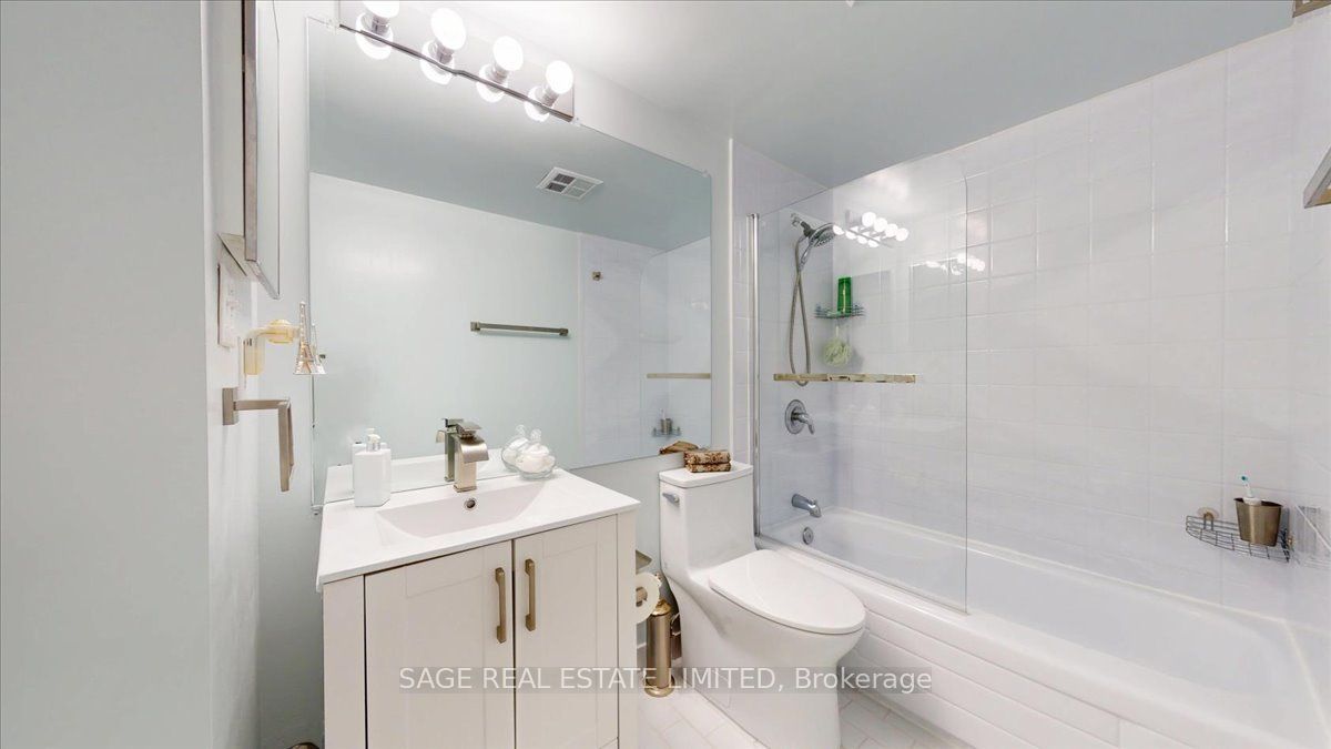 88 Charles Street E 208 Property Photo 22