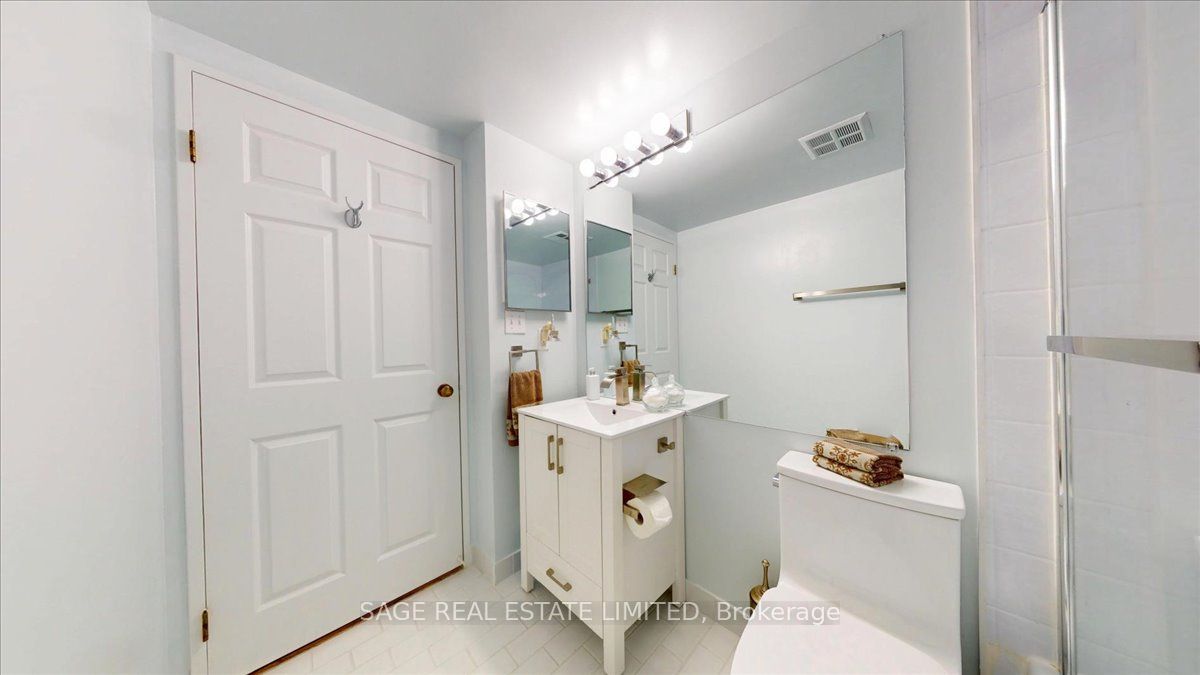 88 Charles Street E 208 Property Photo 23