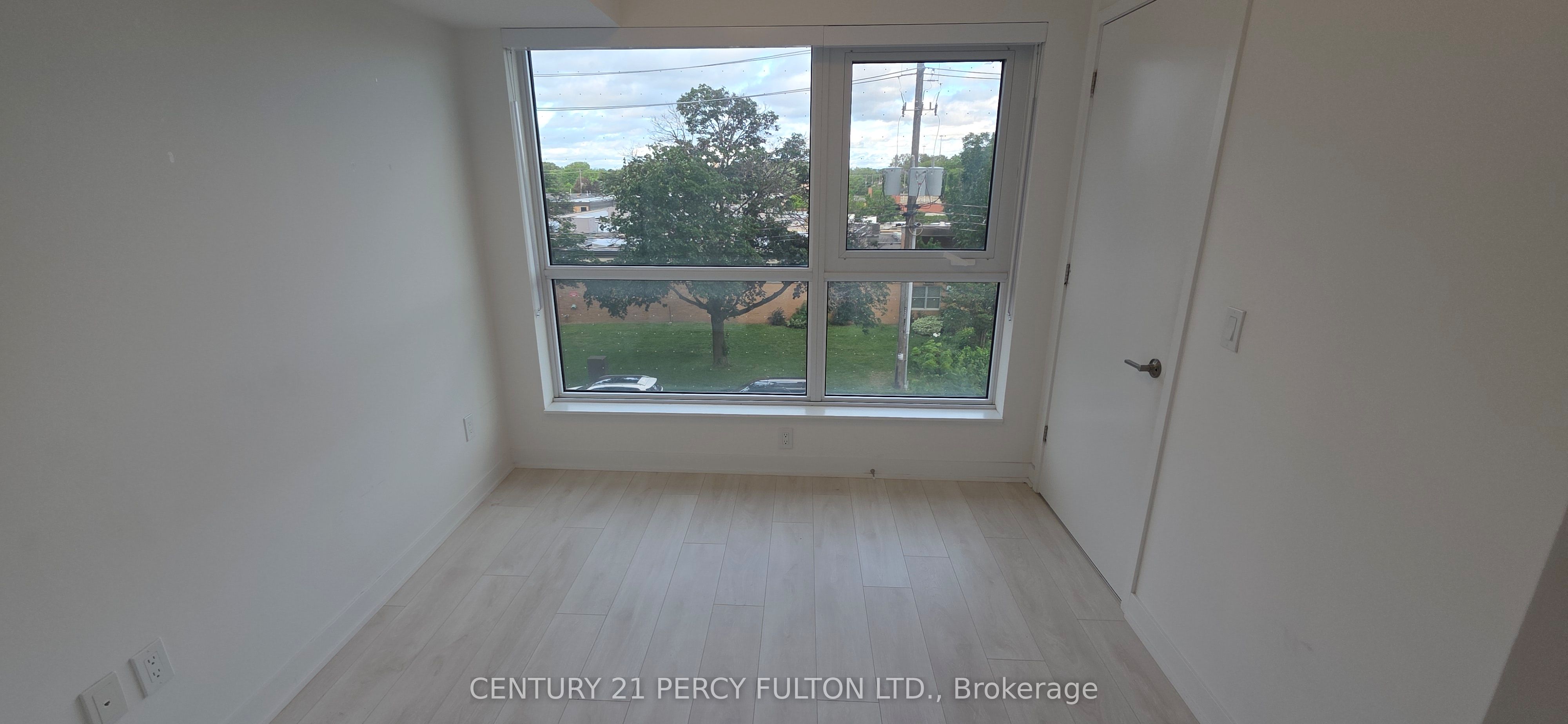 8 Tippett Road 309 Property Photo 5
