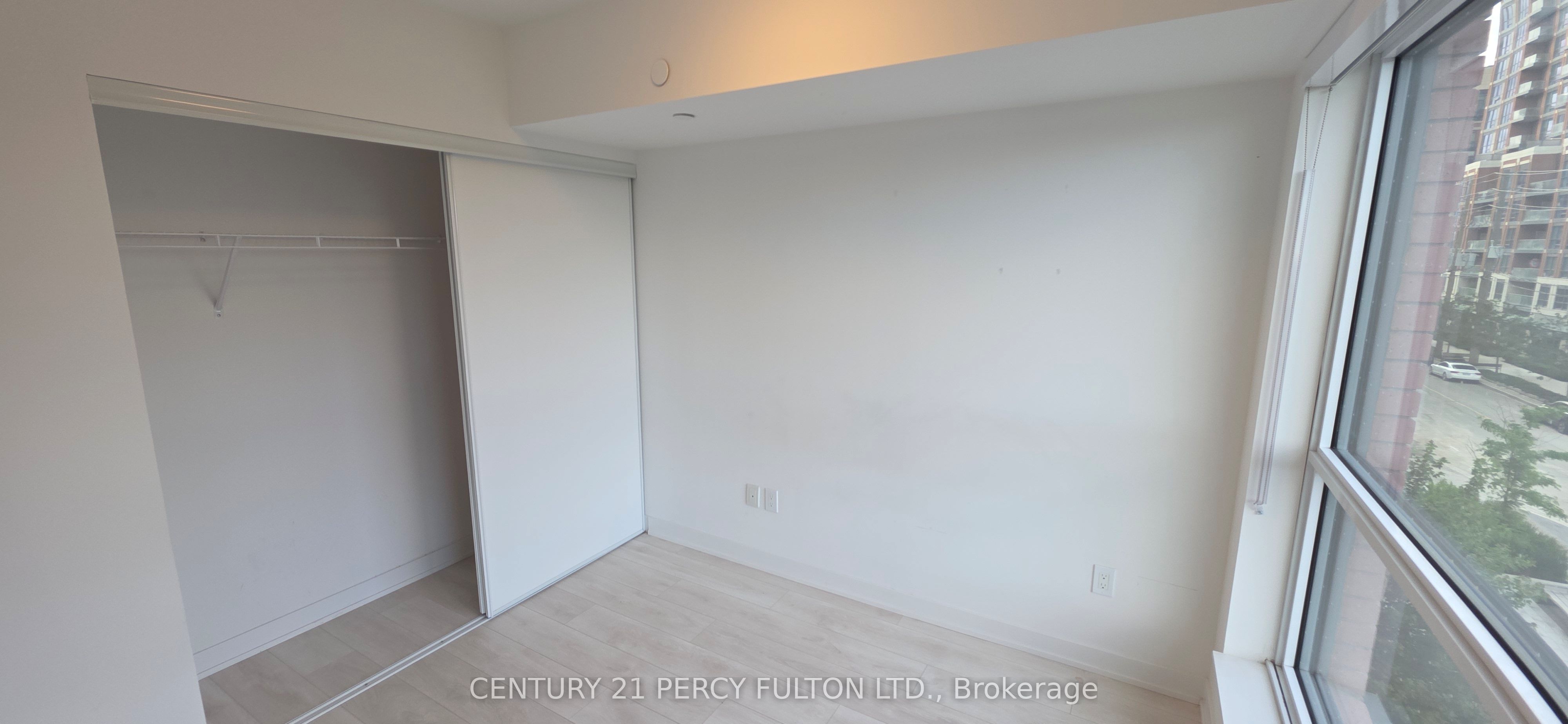 8 Tippett Road 309 Property Photo 6