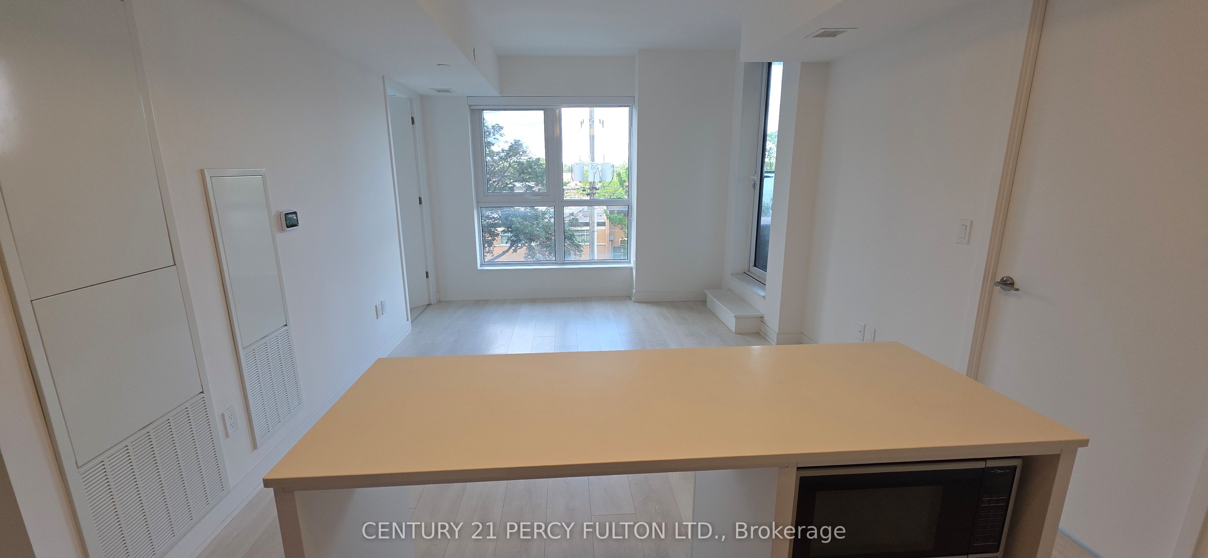 8 Tippett Road 309 Property Photo 7