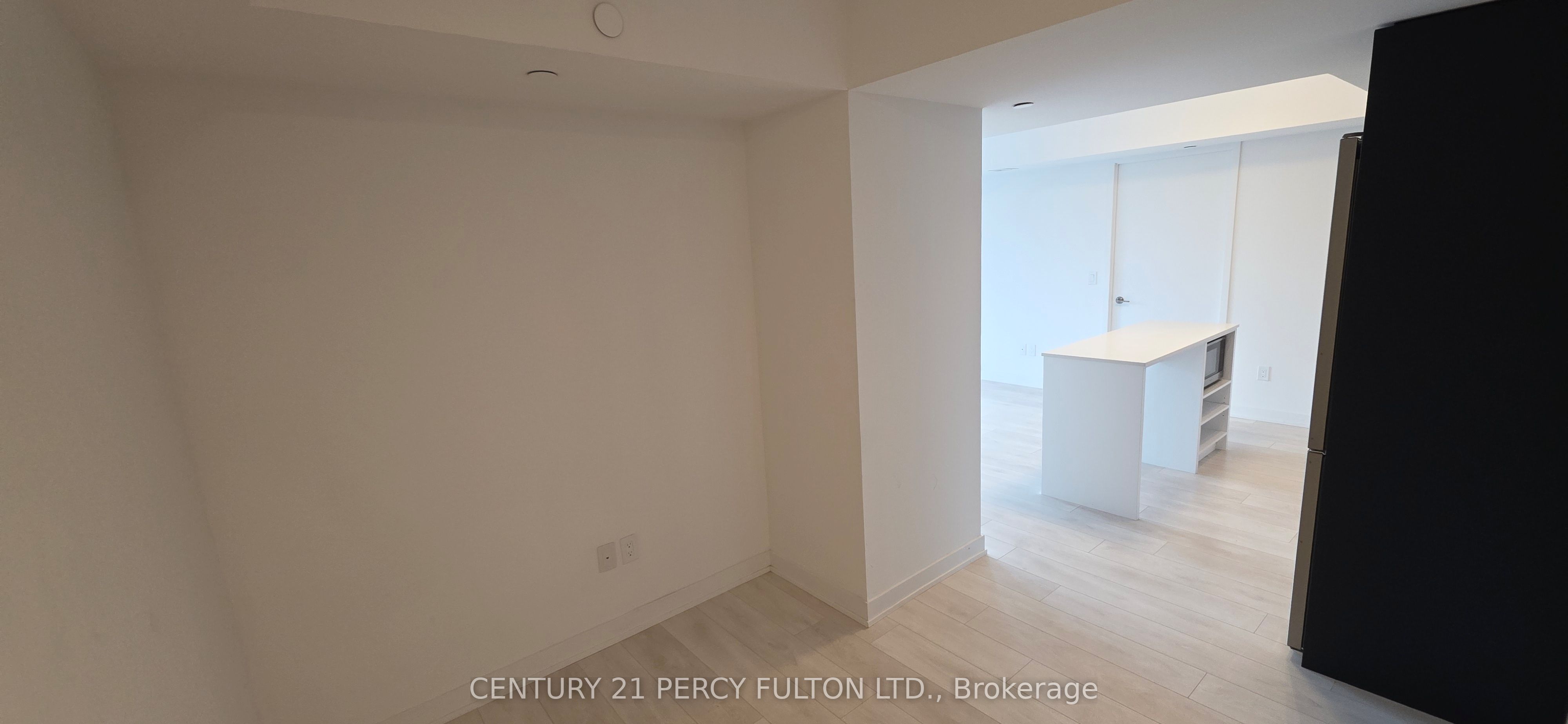 8 Tippett Road 309 Property Photo 8