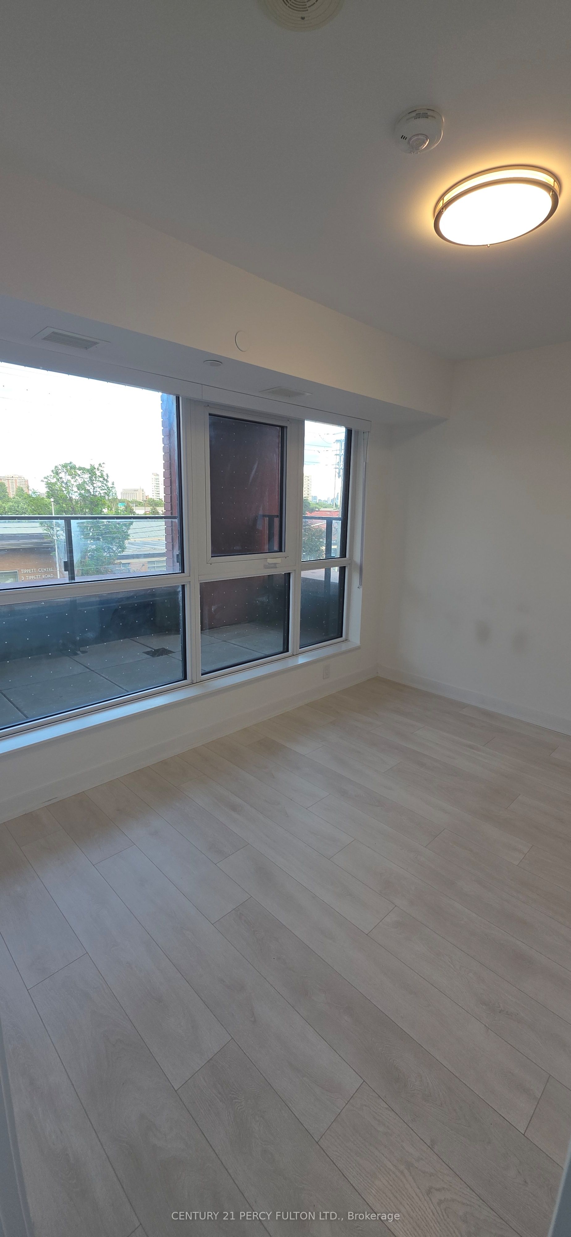 8 Tippett Road 309 Property Photo 9