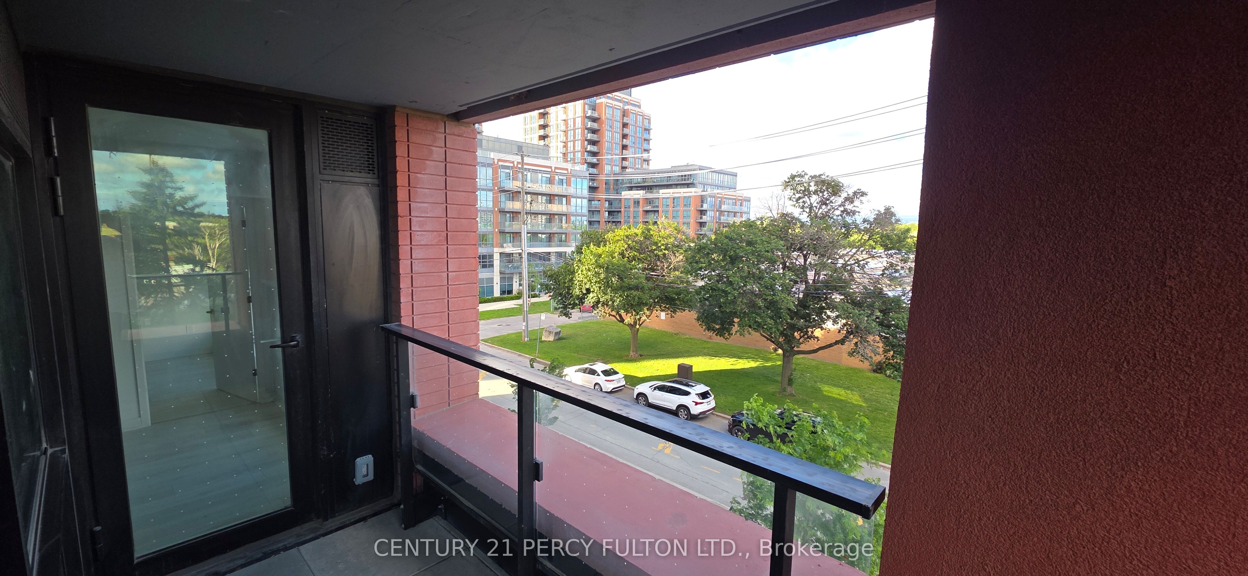 8 Tippett Road 309 Property Photo 16