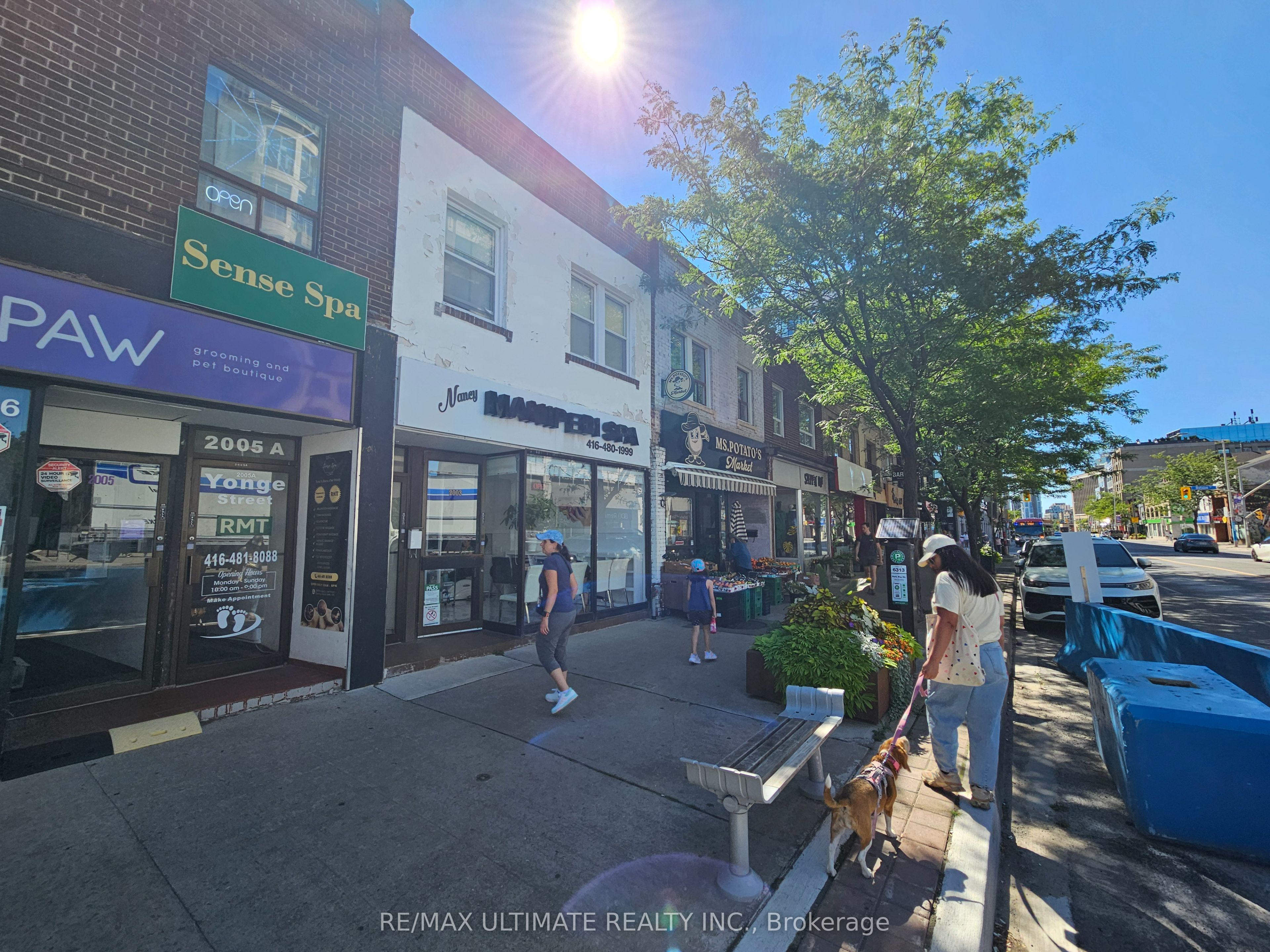 2007a Yonge Street Property Photo 14