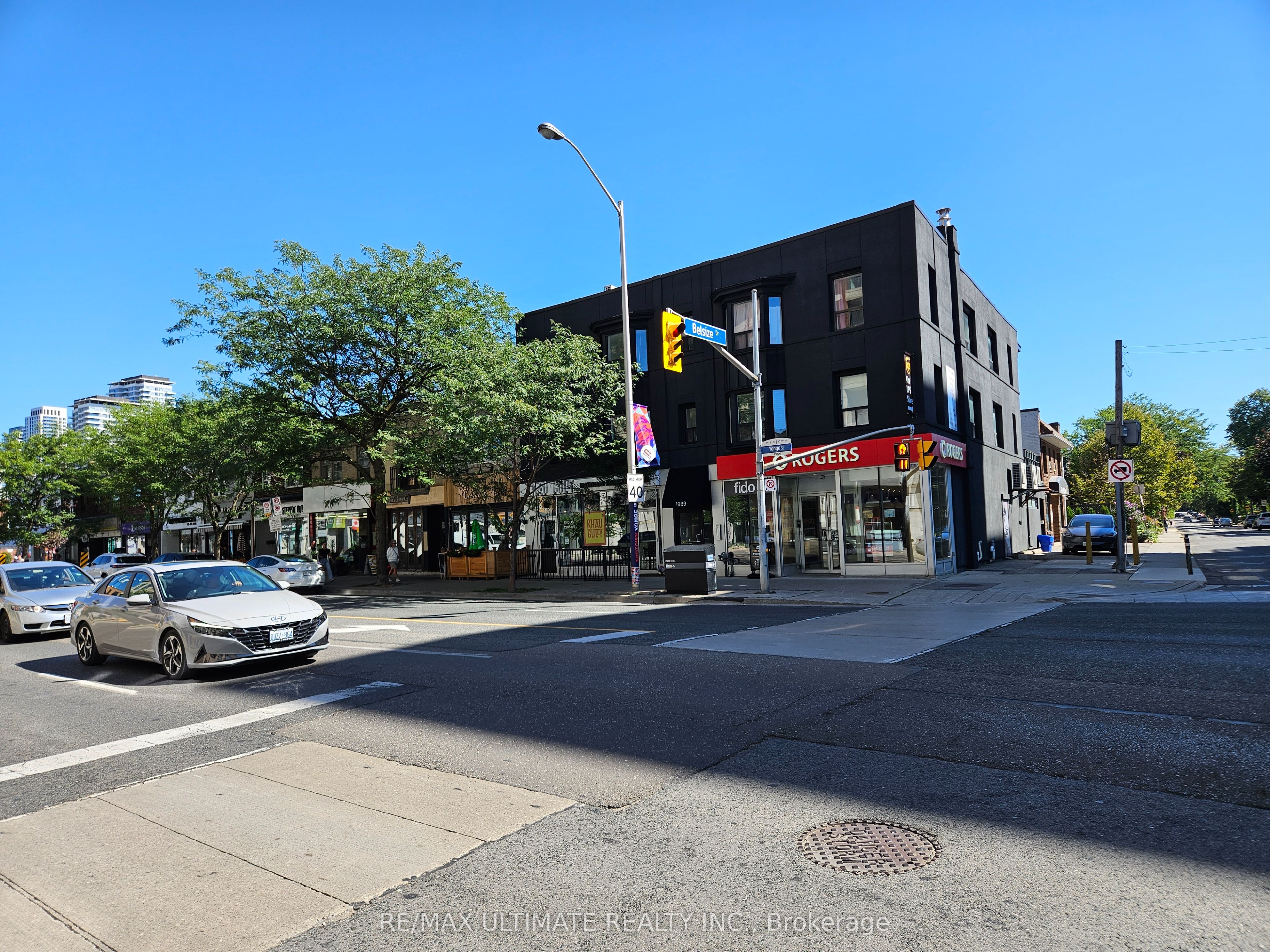 2007a Yonge Street Property Photo 15