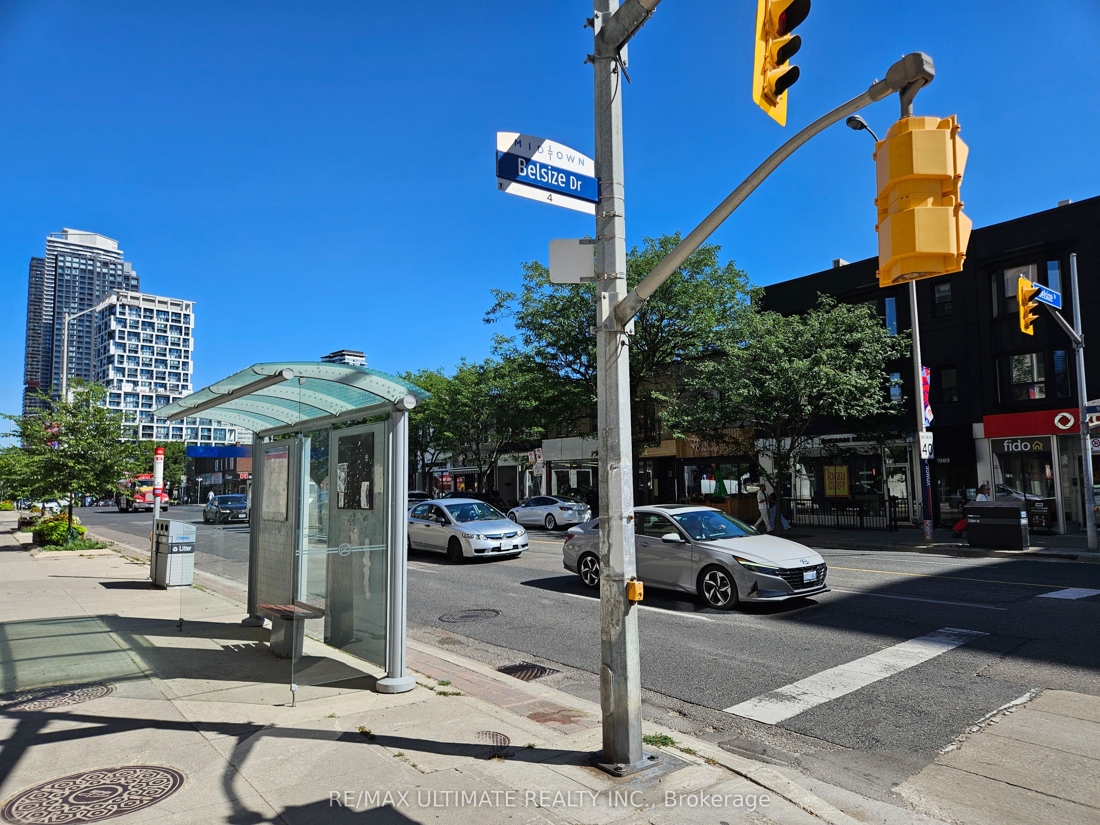 2007a Yonge Street Property Photo 16