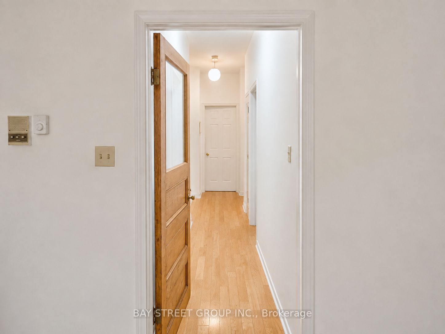 586 Huron Street Property Photo 4