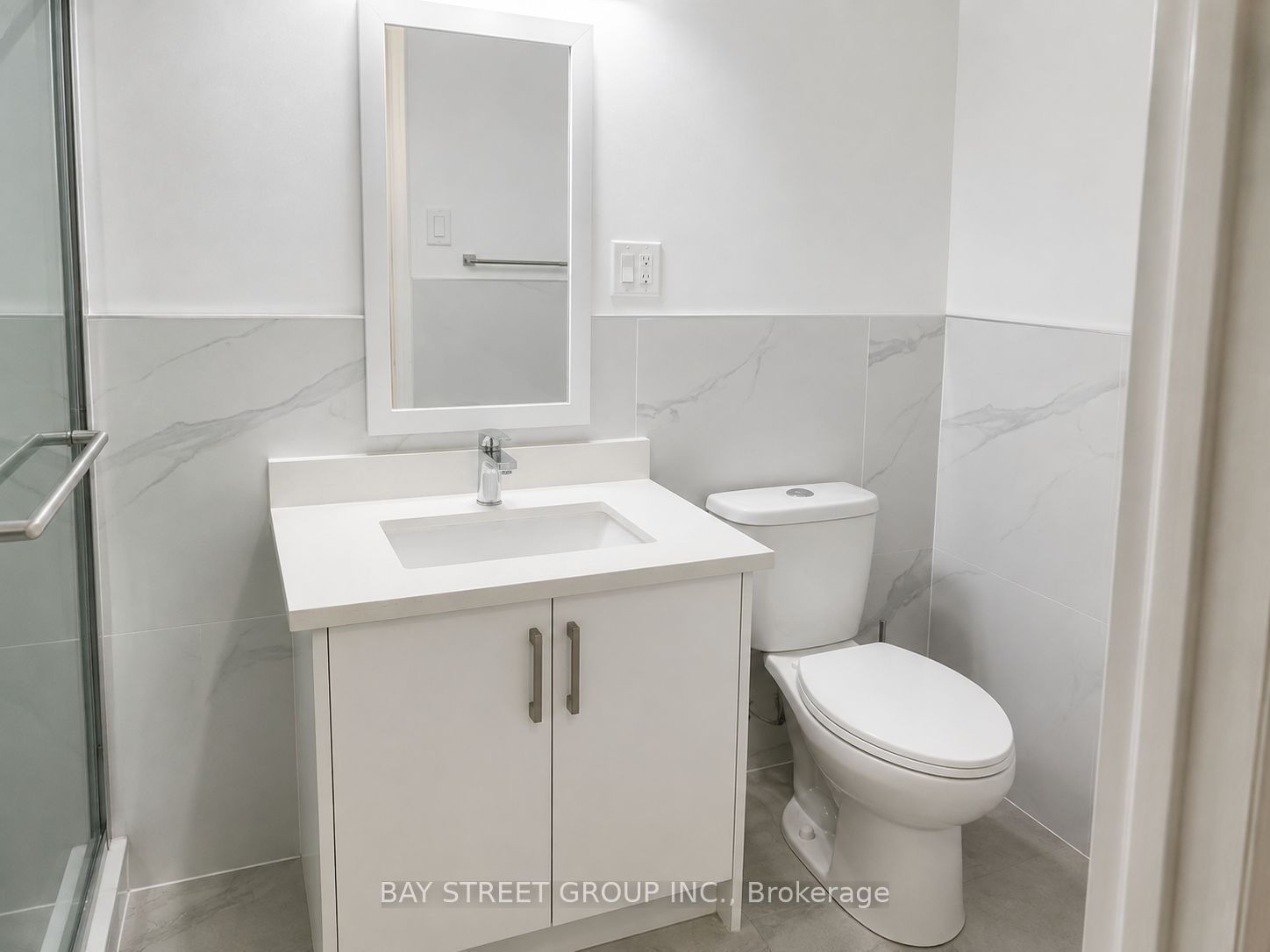 586 Huron Street Property Photo 8