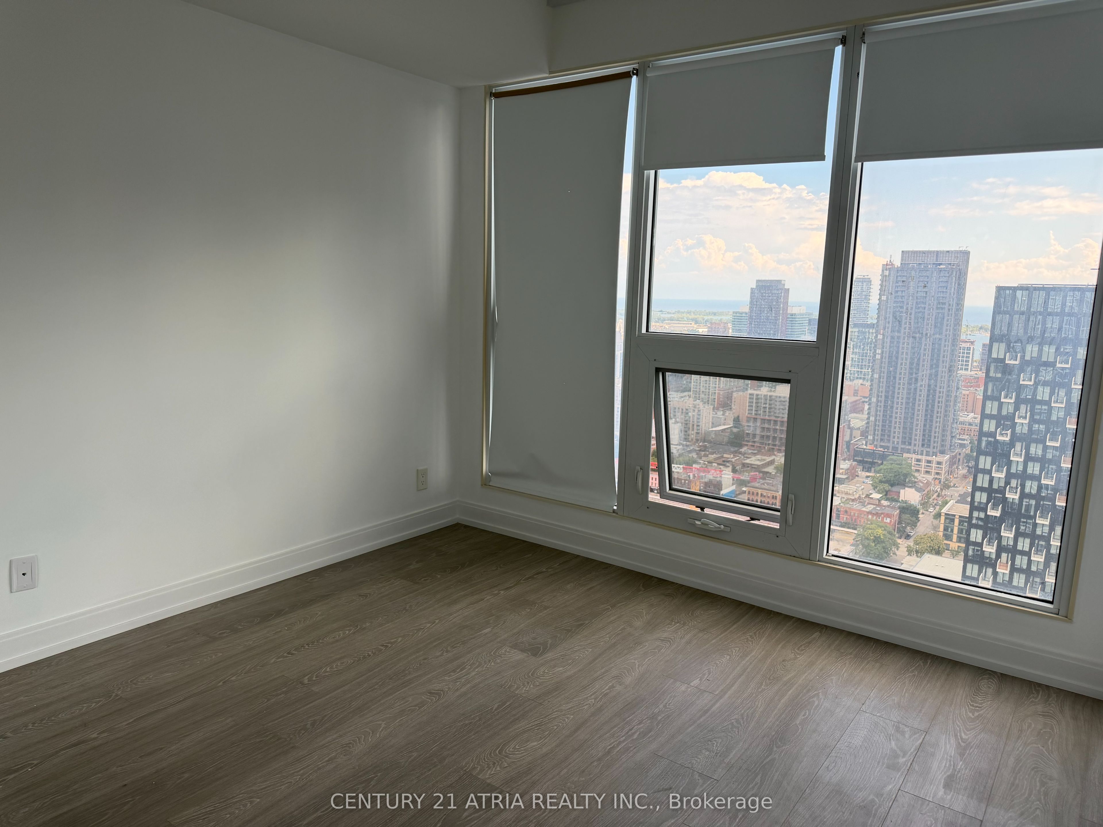 181 Dundas Street E 3908 Property Photo 4