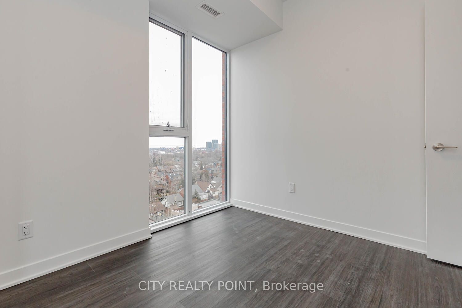 185 Alberta Avenue 1206 Property Photo 9