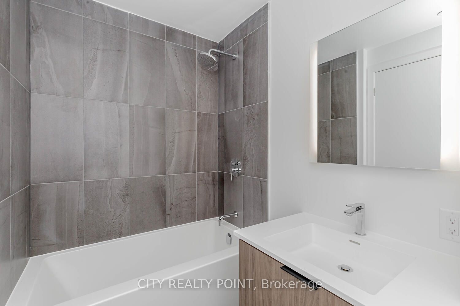 185 Alberta Avenue 1206 Property Photo 13