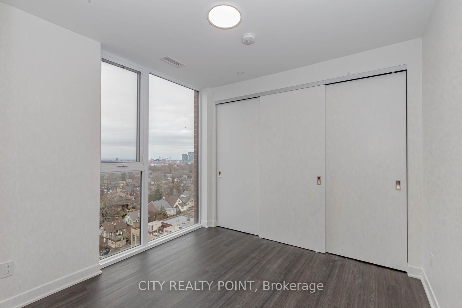 185 Alberta Avenue 1206 Property Photo 18