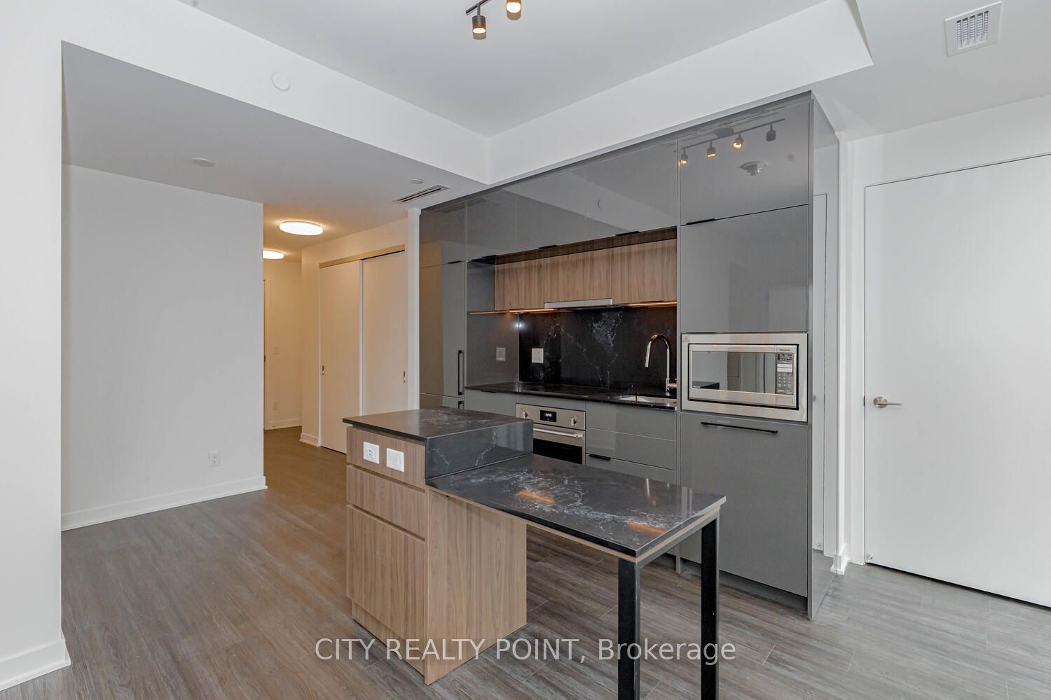 185 Alberta Avenue 1206 Property Photo 23