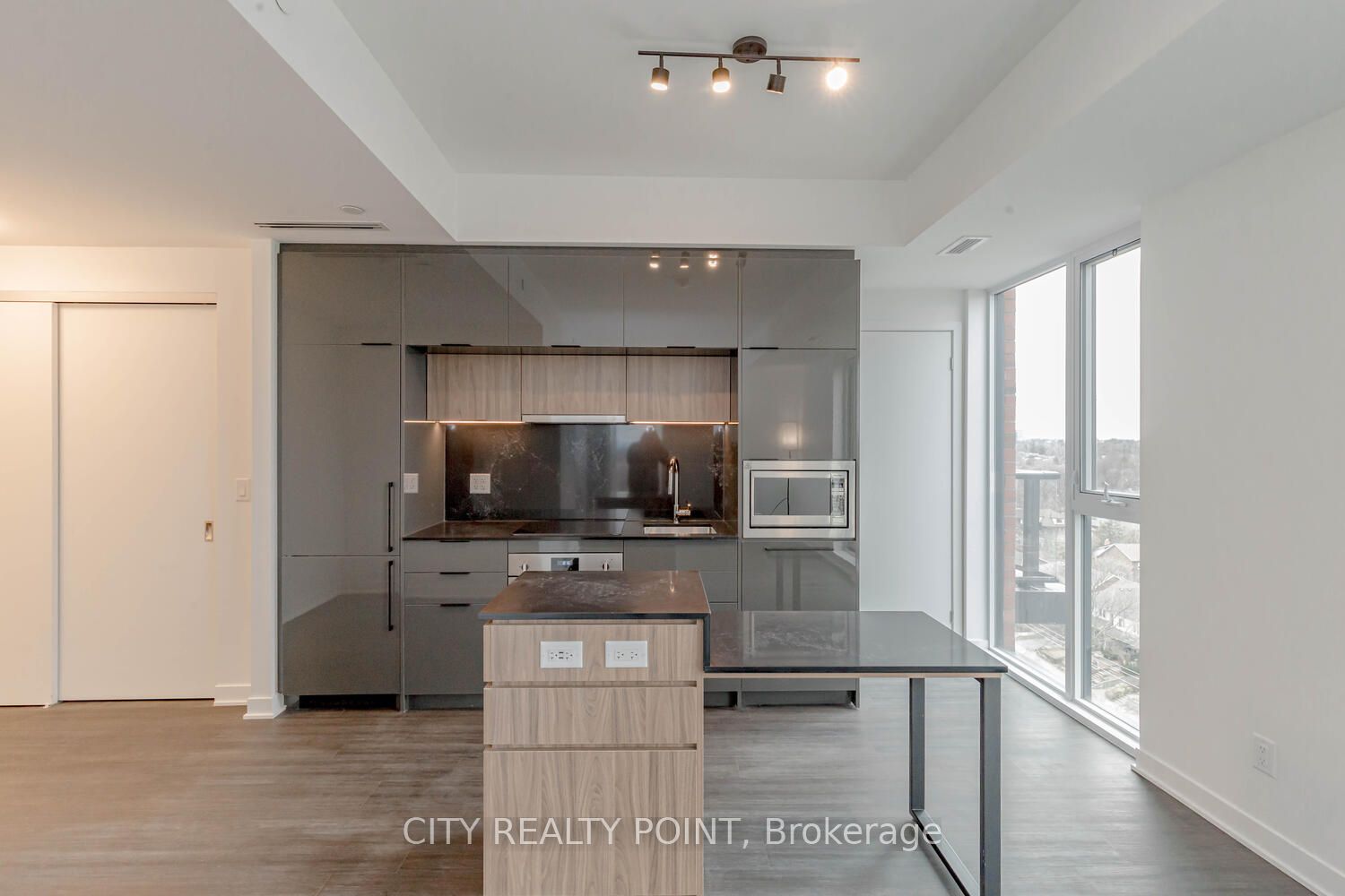 185 Alberta Avenue 1206 Property Photo 24