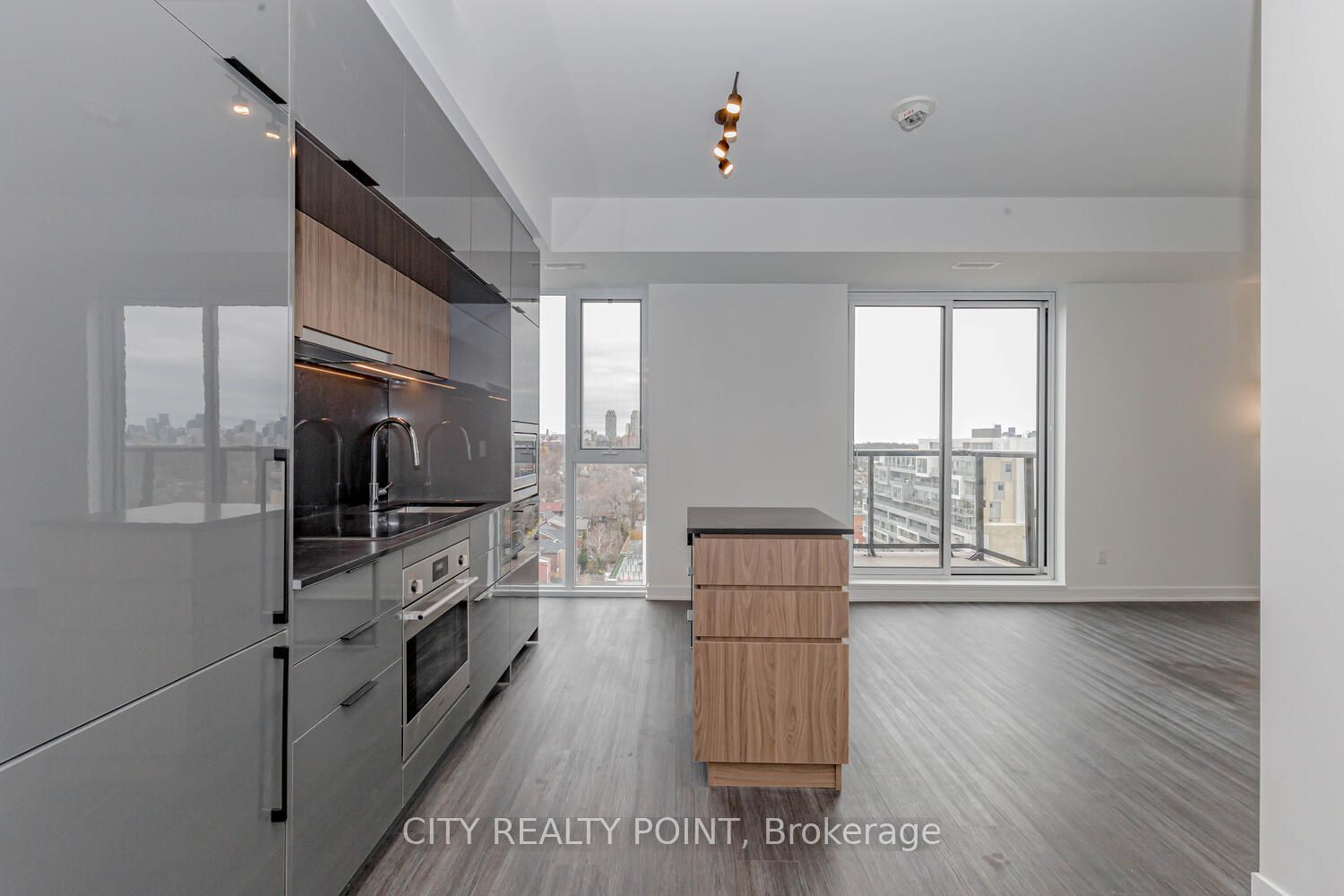185 Alberta Avenue 1206 Property Photo 25