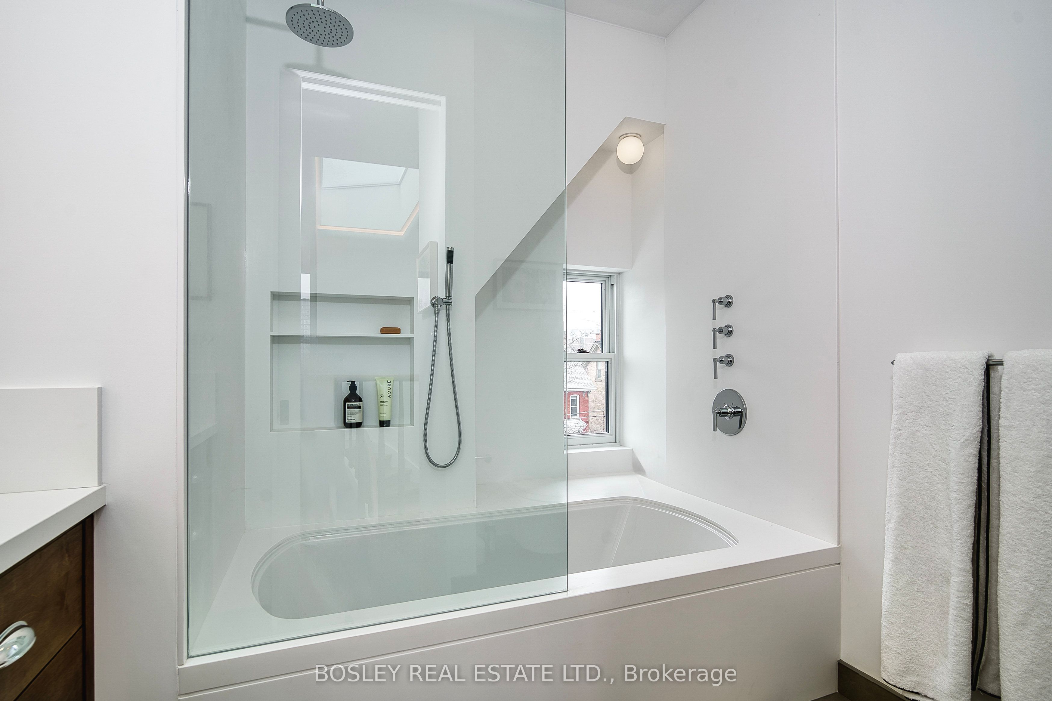 34 Beaconsfield Avenue (main House) Property Photo 31