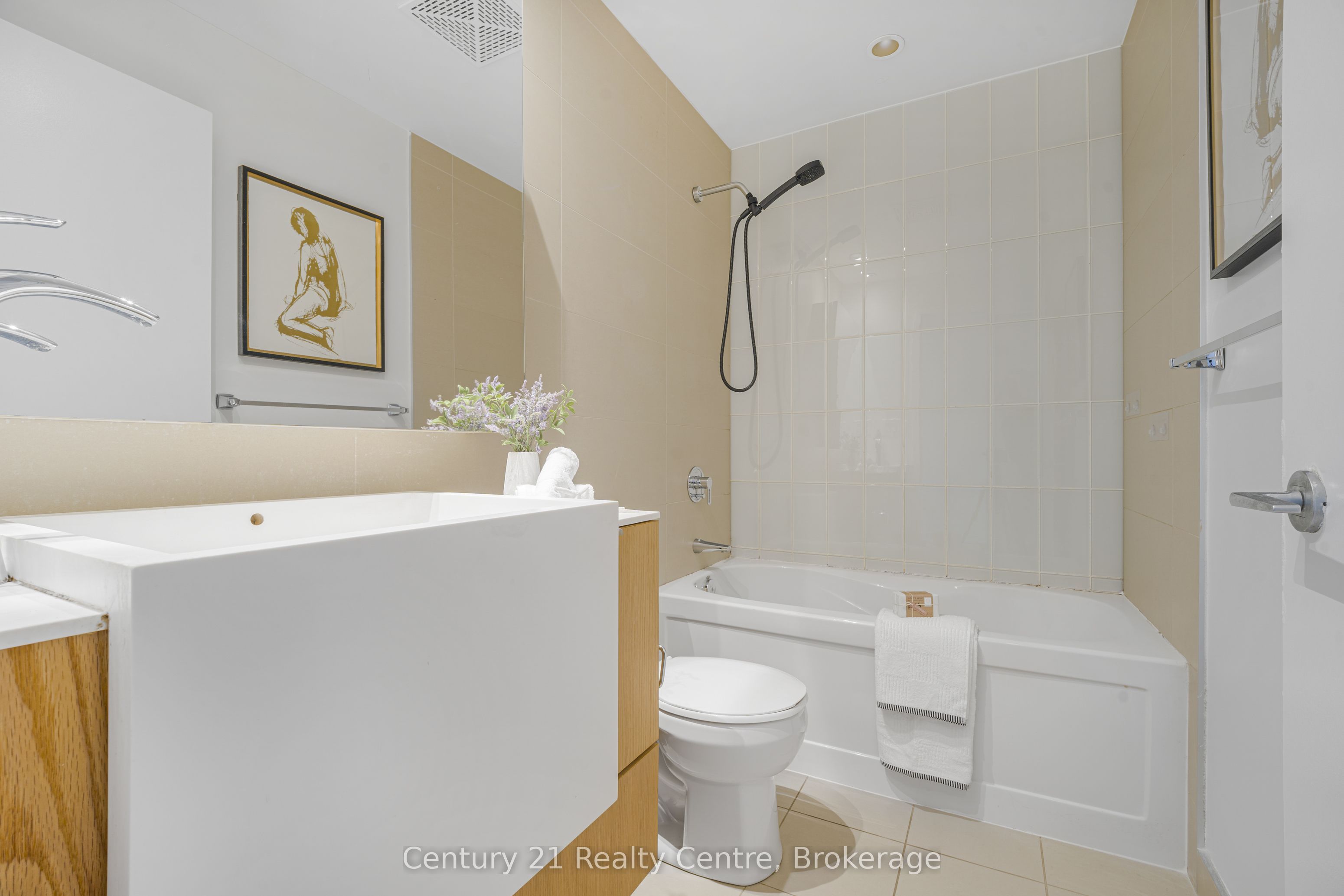 21 Iceboat Terrace 3307 Property Photo 7