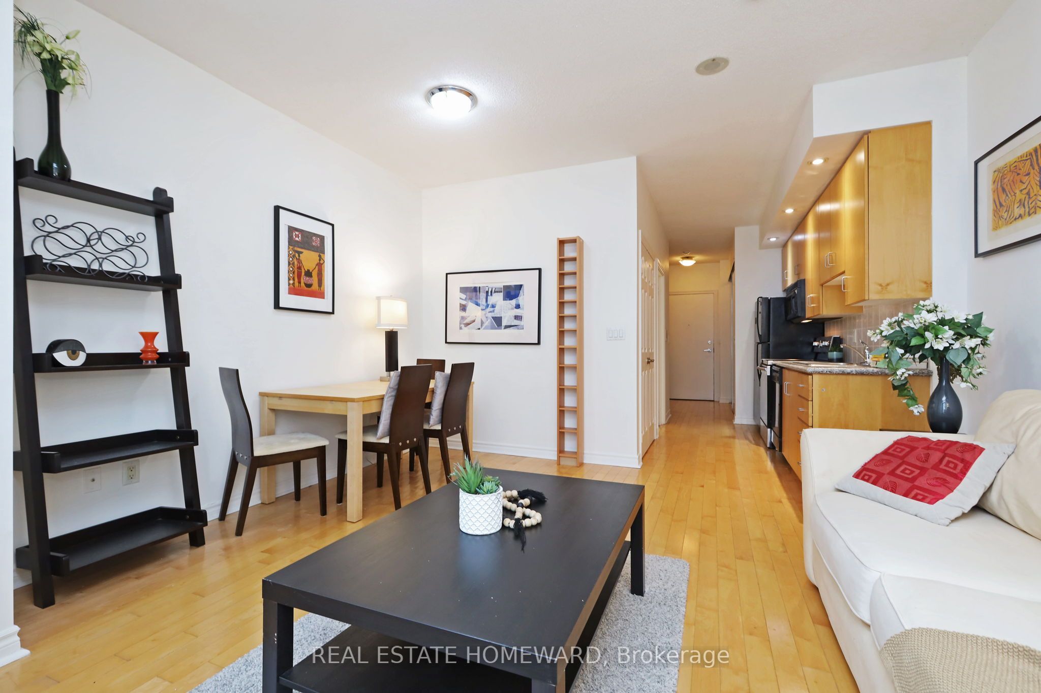 250 Wellington Street W Ph31 Property Photo 6