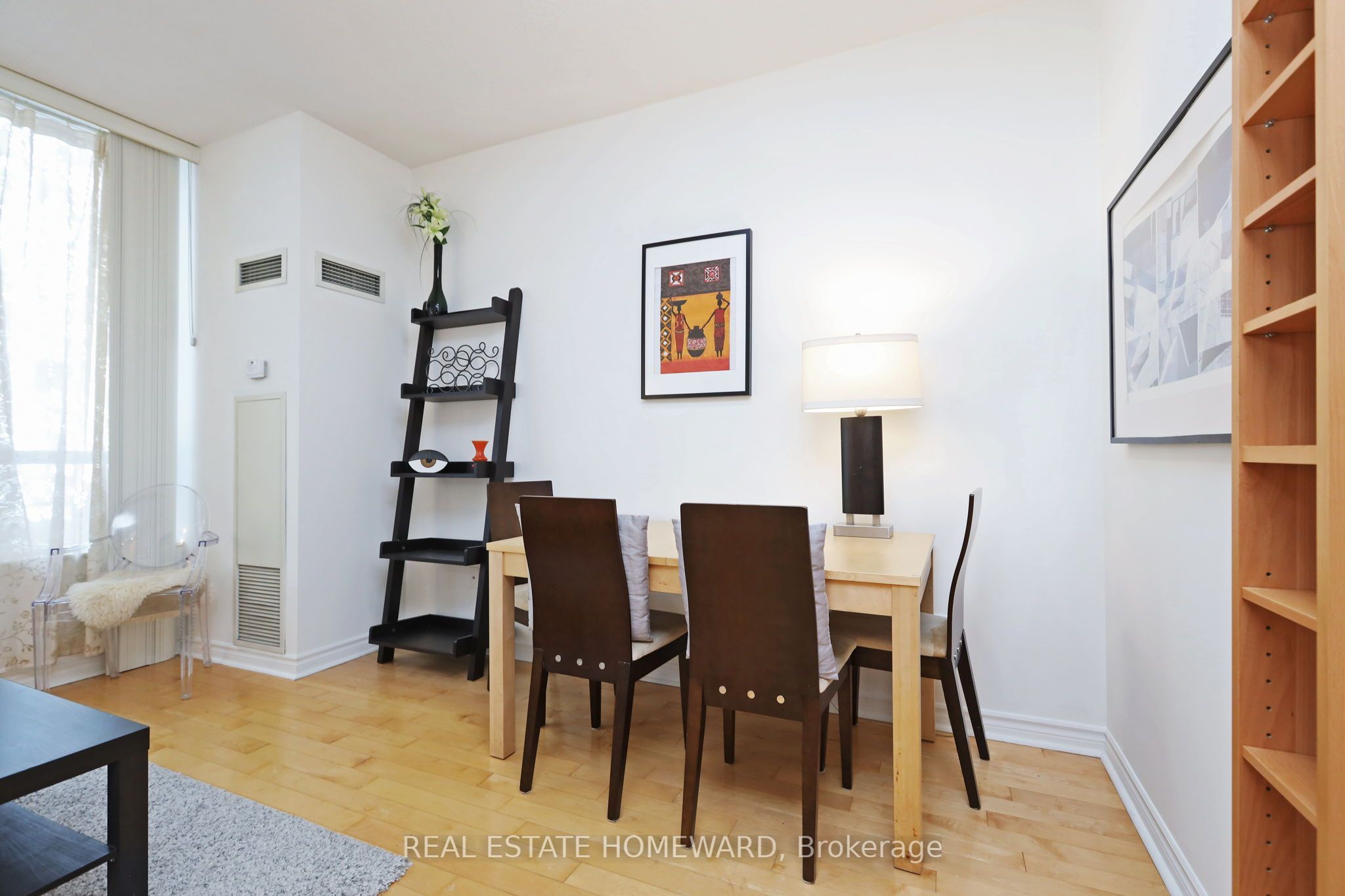 250 Wellington Street W Ph31 Property Photo 7